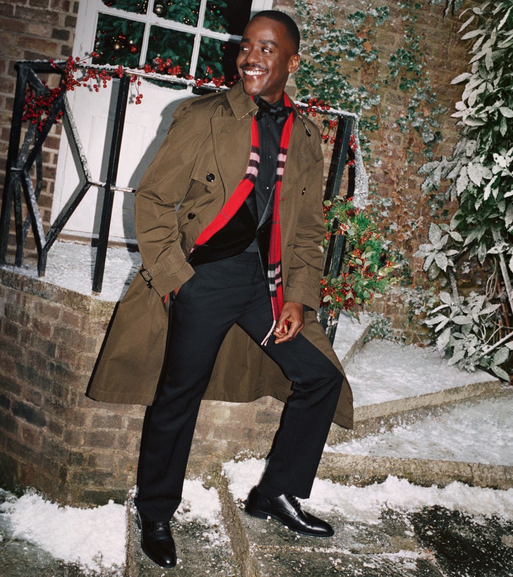 المعاطف الفاخرة هذا الموسم من بيربري 