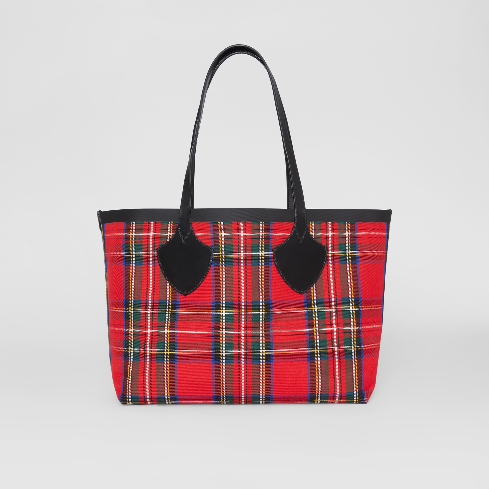 The Medium Giant Reversible Tote in Vintage Check in Antique Yellow/bright Red | Burberry United ...
