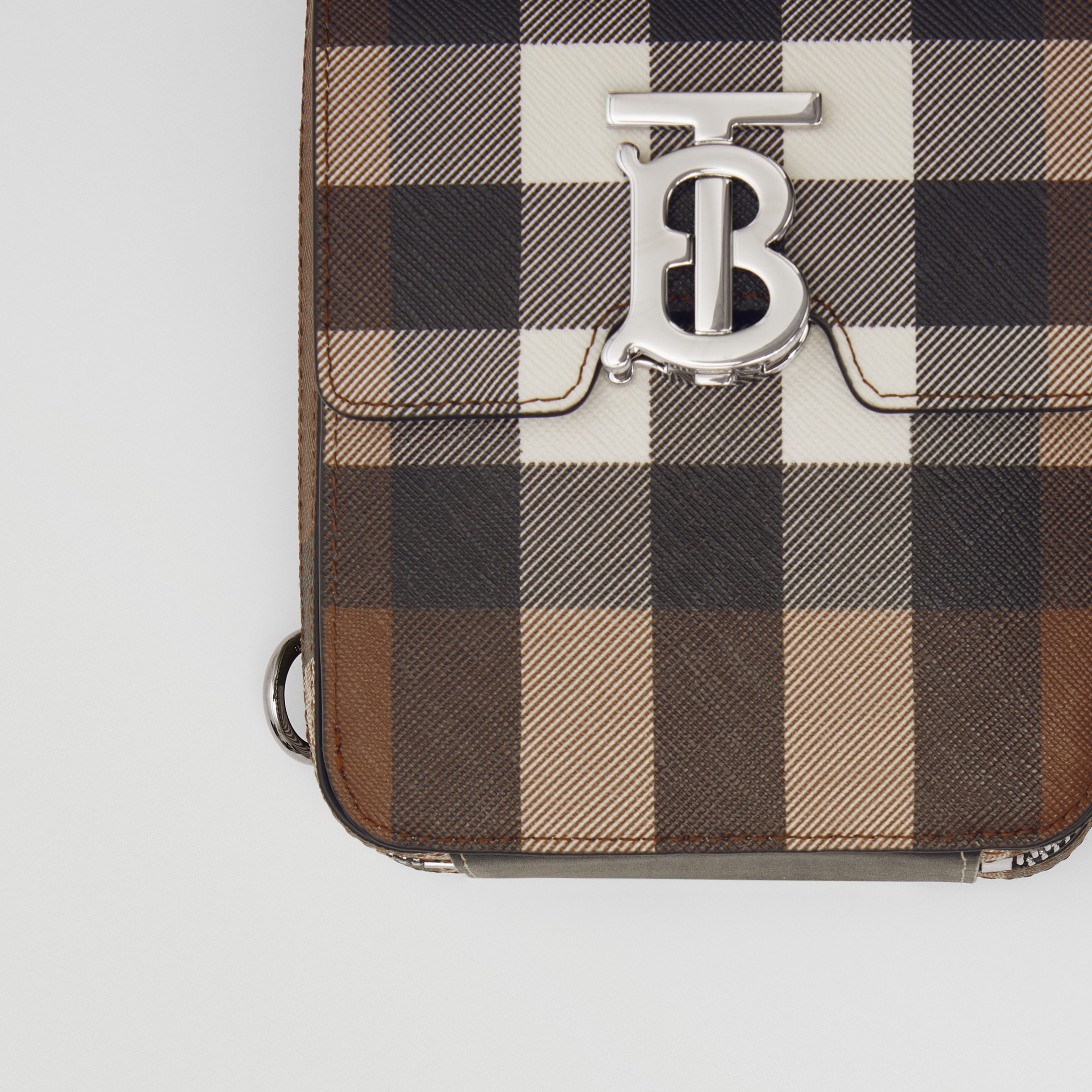 モノグラムモチーフ チェック&レザー クロスボディバッグ (ダークバーチブラウン) - メンズ | Burberry®公式サイト