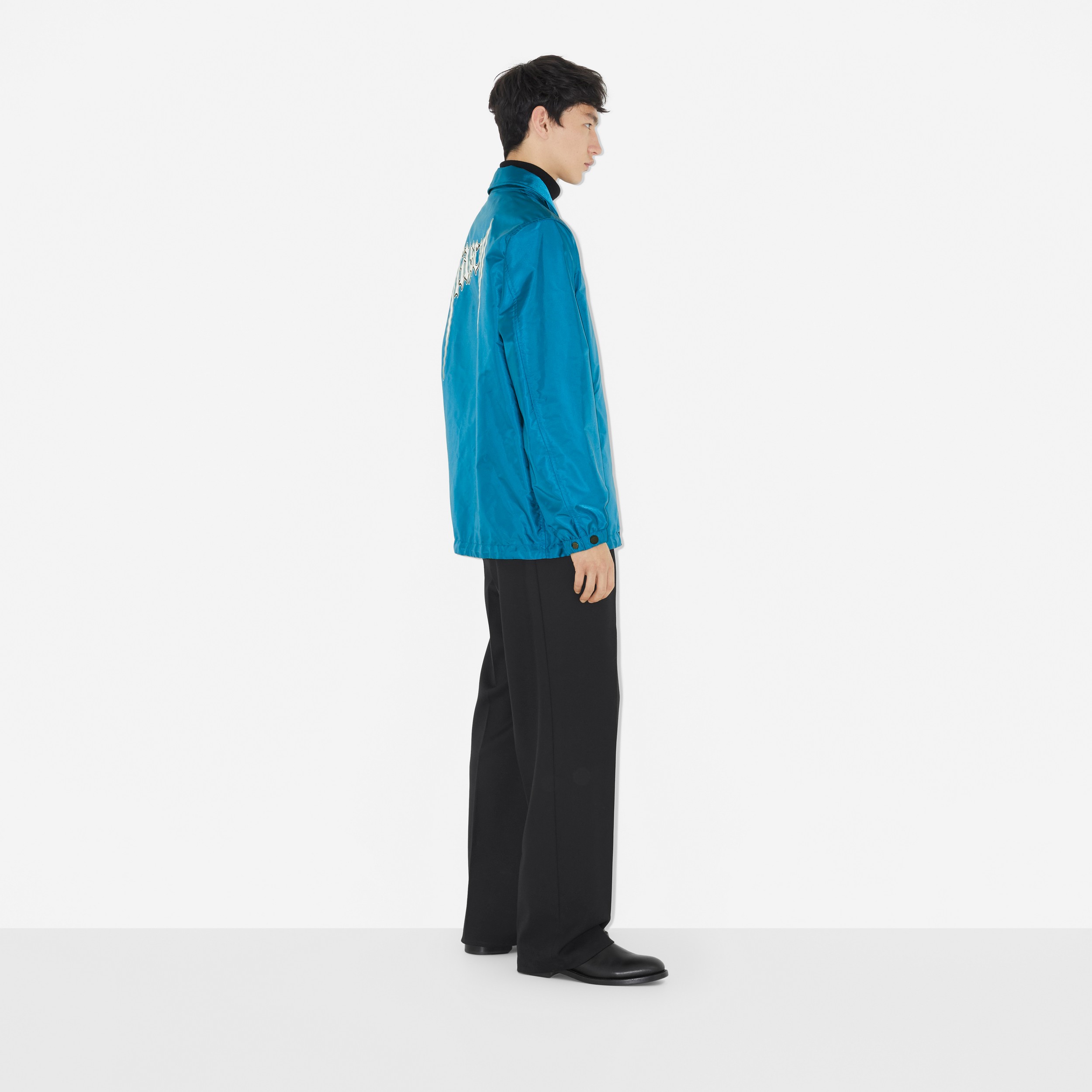 Jaqueta de nylon com estampa de slogan (Azul Cobalto Profundo) - Homens | Burberry® oficial - 3
