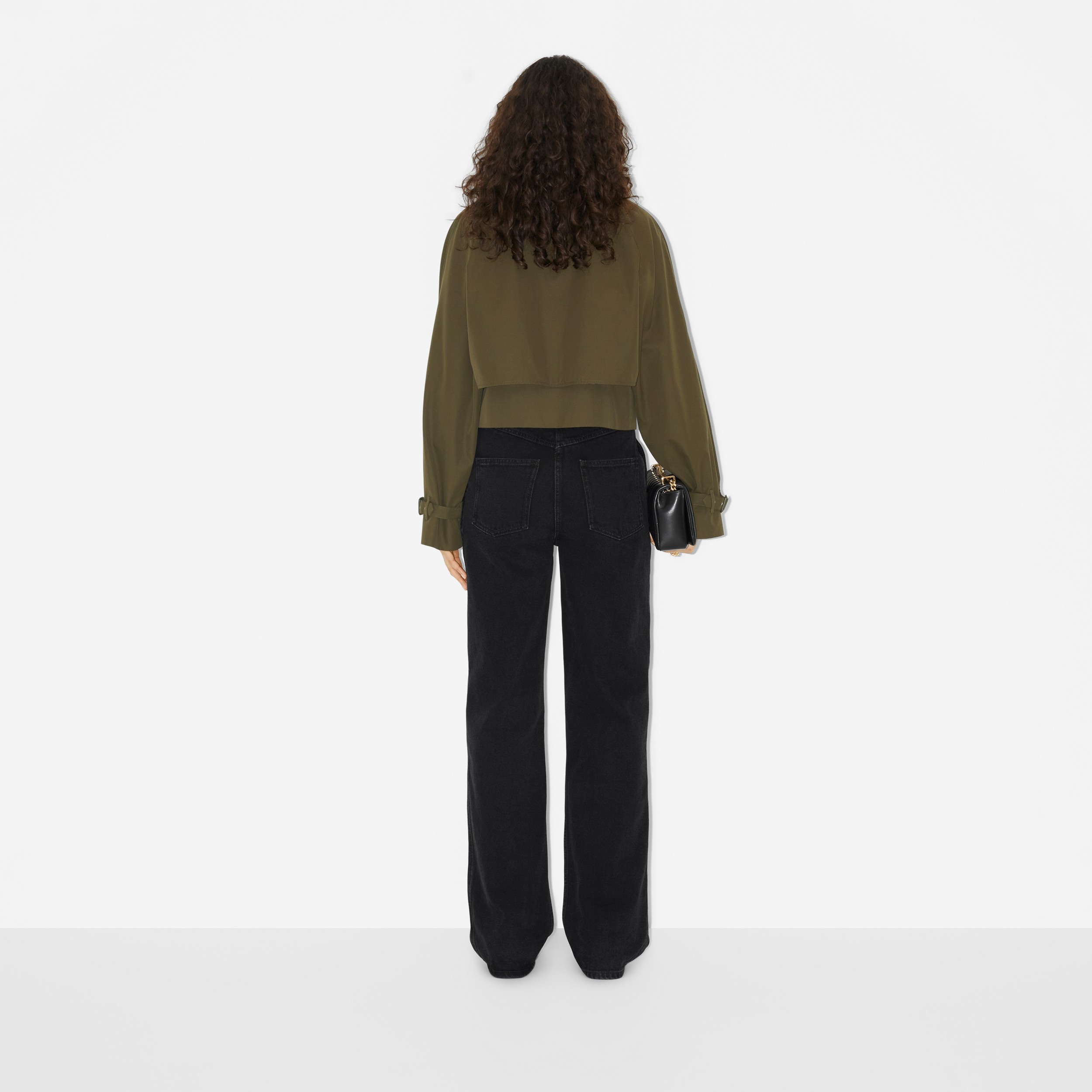 트로피컬 개버딘 크롭 재킷 (다크 밀리터리 카키) - 여성 | Burberry® - 4