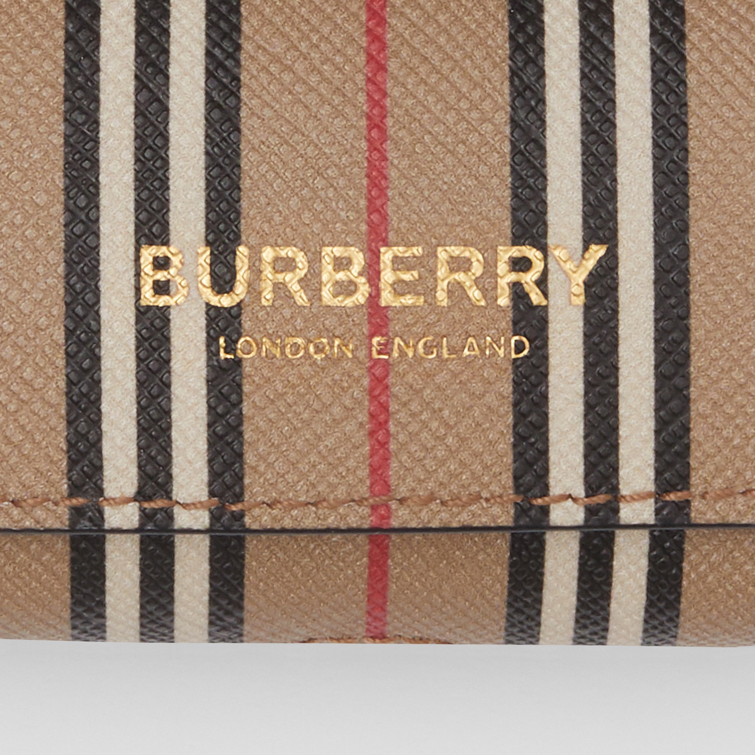 Womens Phone cases Burberry Phone cases Burberry Canvas Airpod Pro Check Case in Beige White 