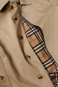 Trench coat de Burberry con interior Check