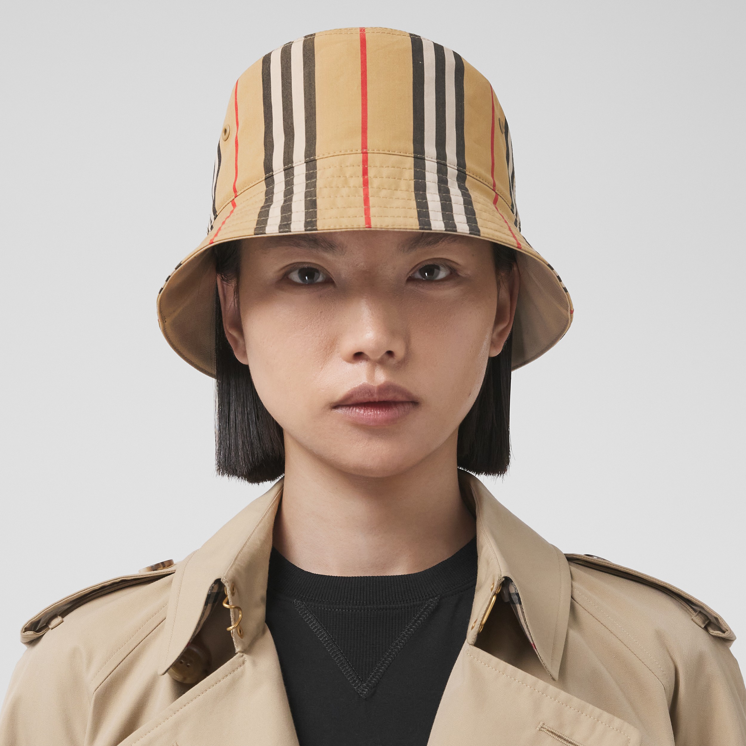Reversible Icon Stripe Cotton Bucket Hat in Archive Beige/soft Fawn | Burberry® Official - 3