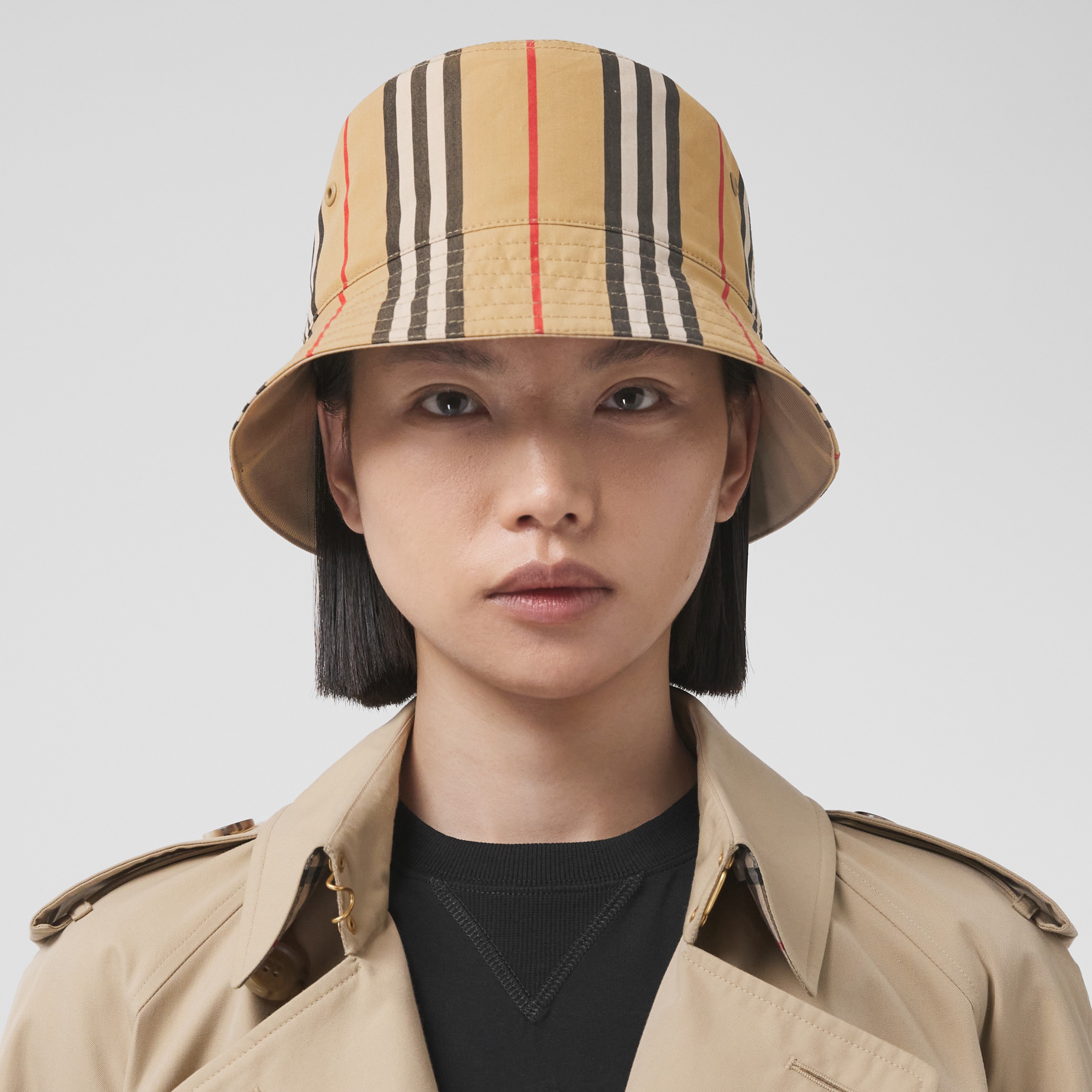 Reversible Icon Stripe Cotton Bucket Hat in Archive Beige/soft Fawn |  Burberry® Official