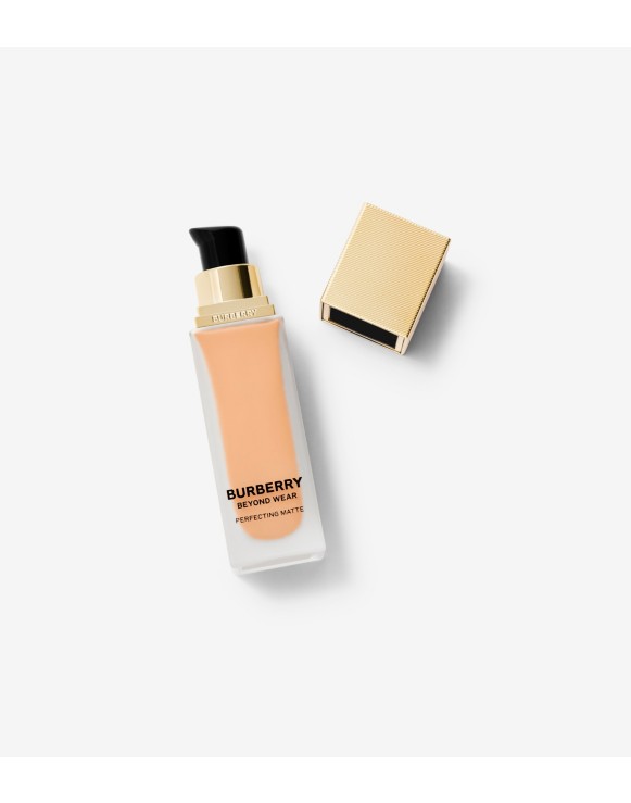 Beyond Wear Perfecting Matte Foundation – 45 Light Cool