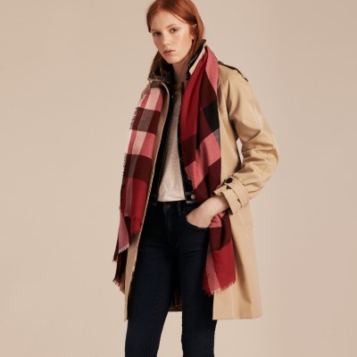 burberry scarf trench check