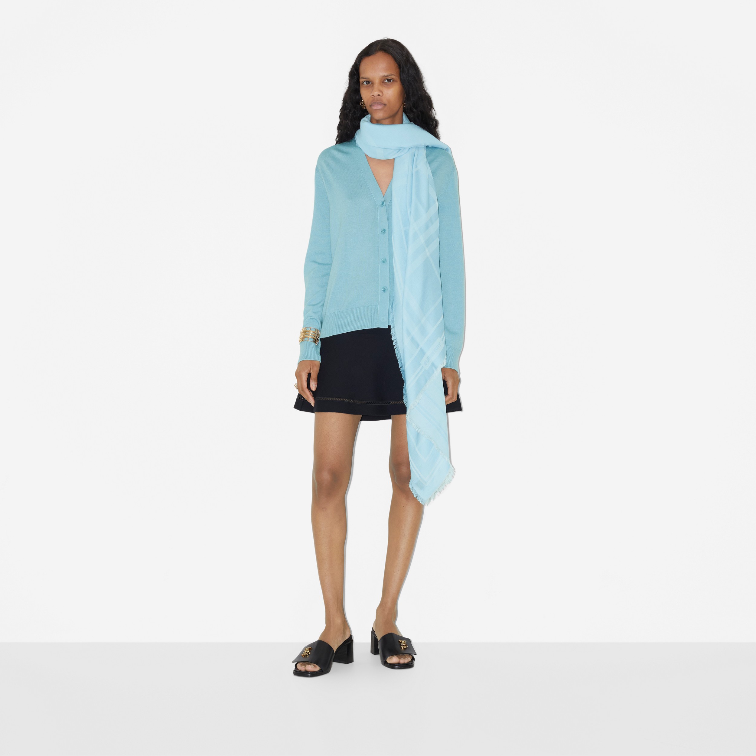 Pañuelo en lana, algodón y seda Check (Azul Pálido) | Burberry® oficial - 4