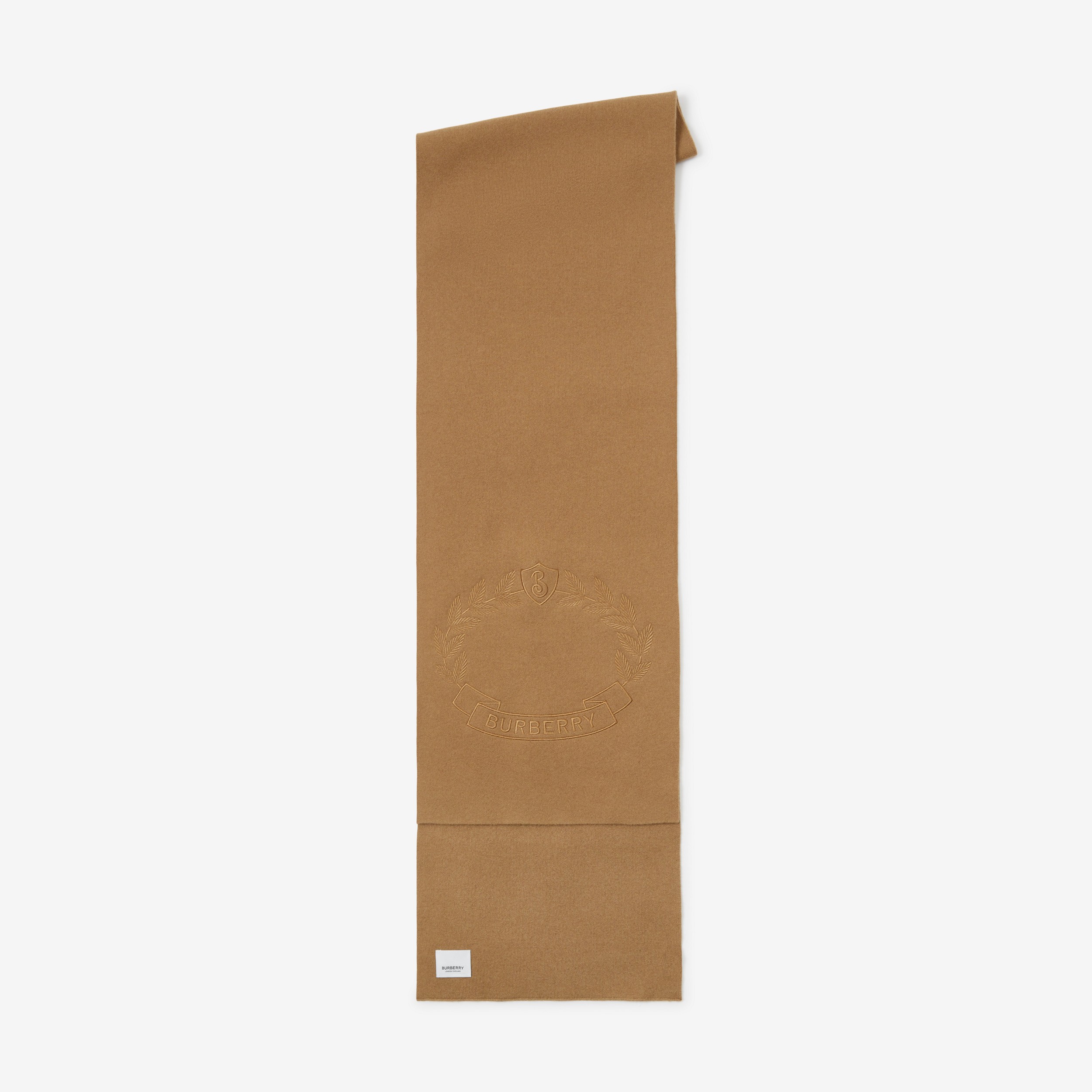 Cachecol de cashmere com emblema de folha de carvalho bordado (Camel) | Burberry® oficial - 2