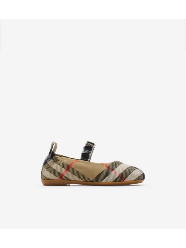 Girls burberry trainers deals