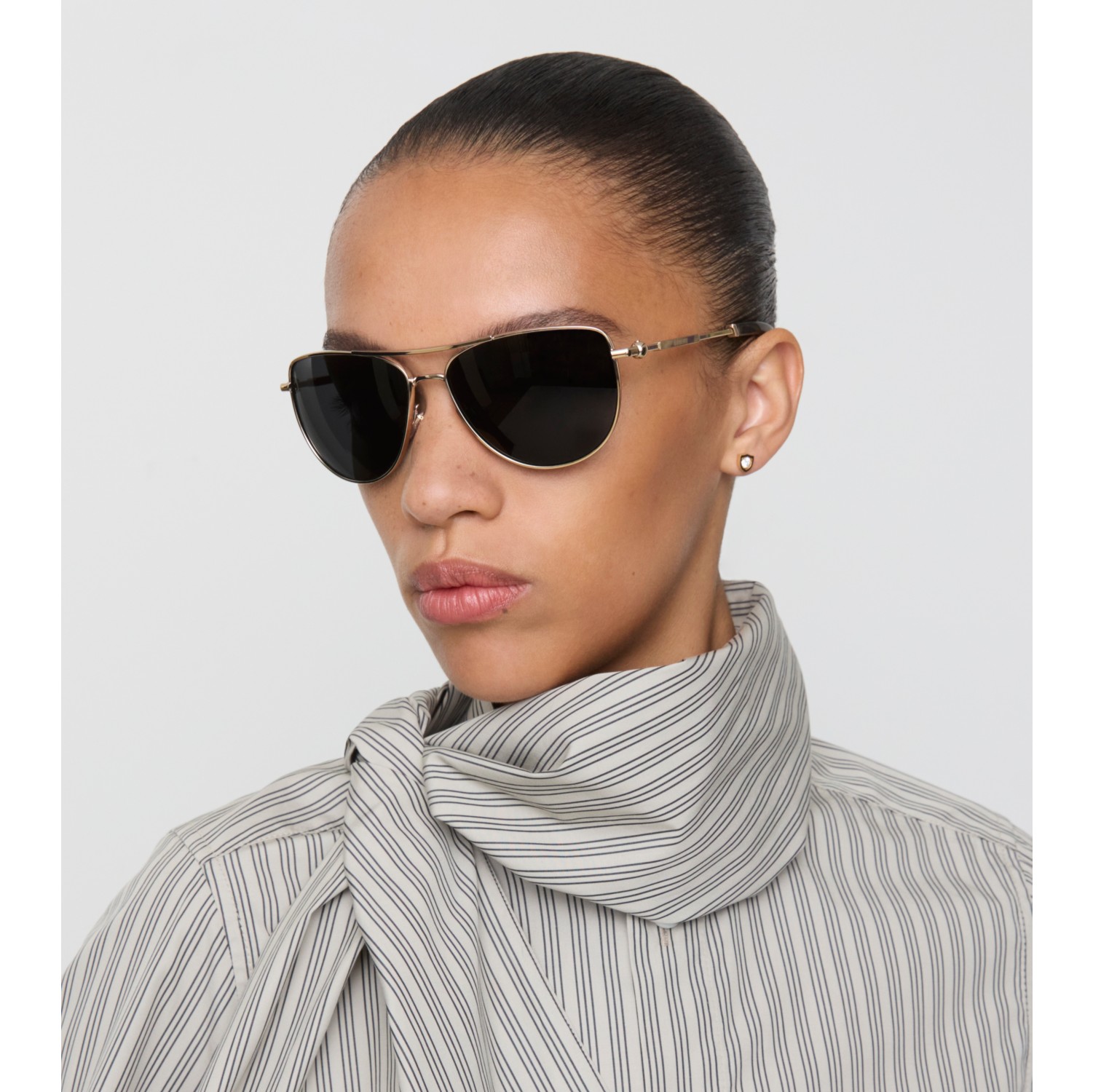 Lunettes de soleil carrées en métal à logo