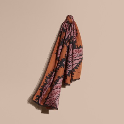 burberry leaf scarf