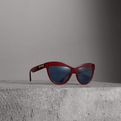 red burberry glasses