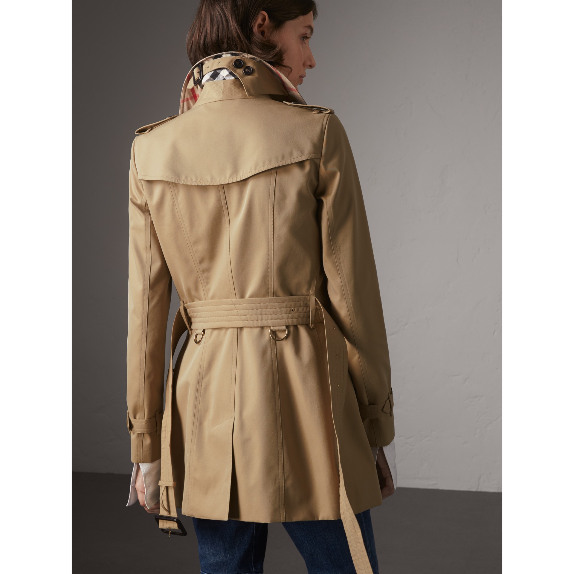 The Chelsea Short Trench Coat in Honey Women Burberry United States