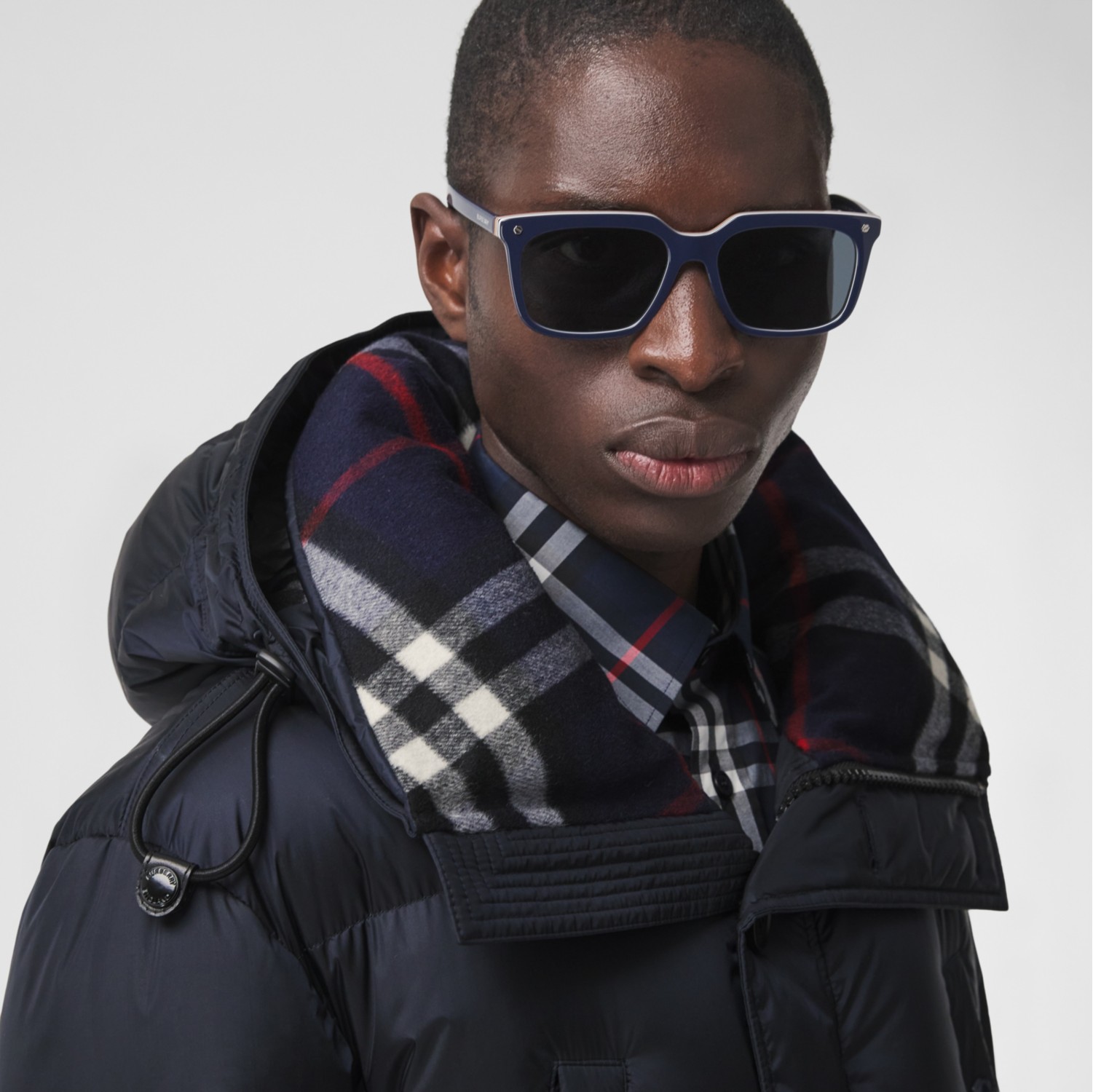 Logo Detail Hooded Puffer Coat in NAVY Men Cashmere Burberry Official