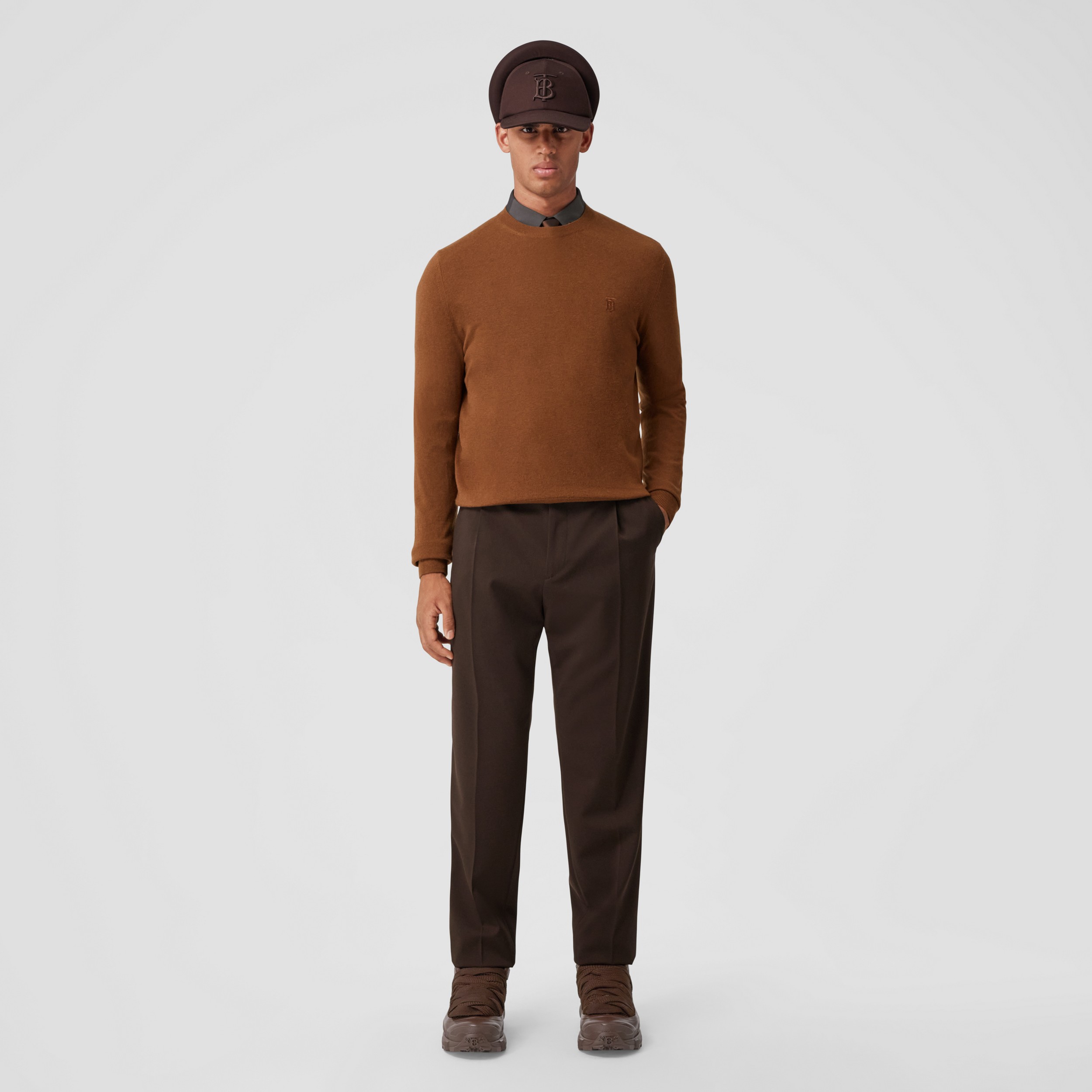 Suéter de cashmere com monograma (Marrom Bétula Escuro) - Homens | Burberry® oficial - 1