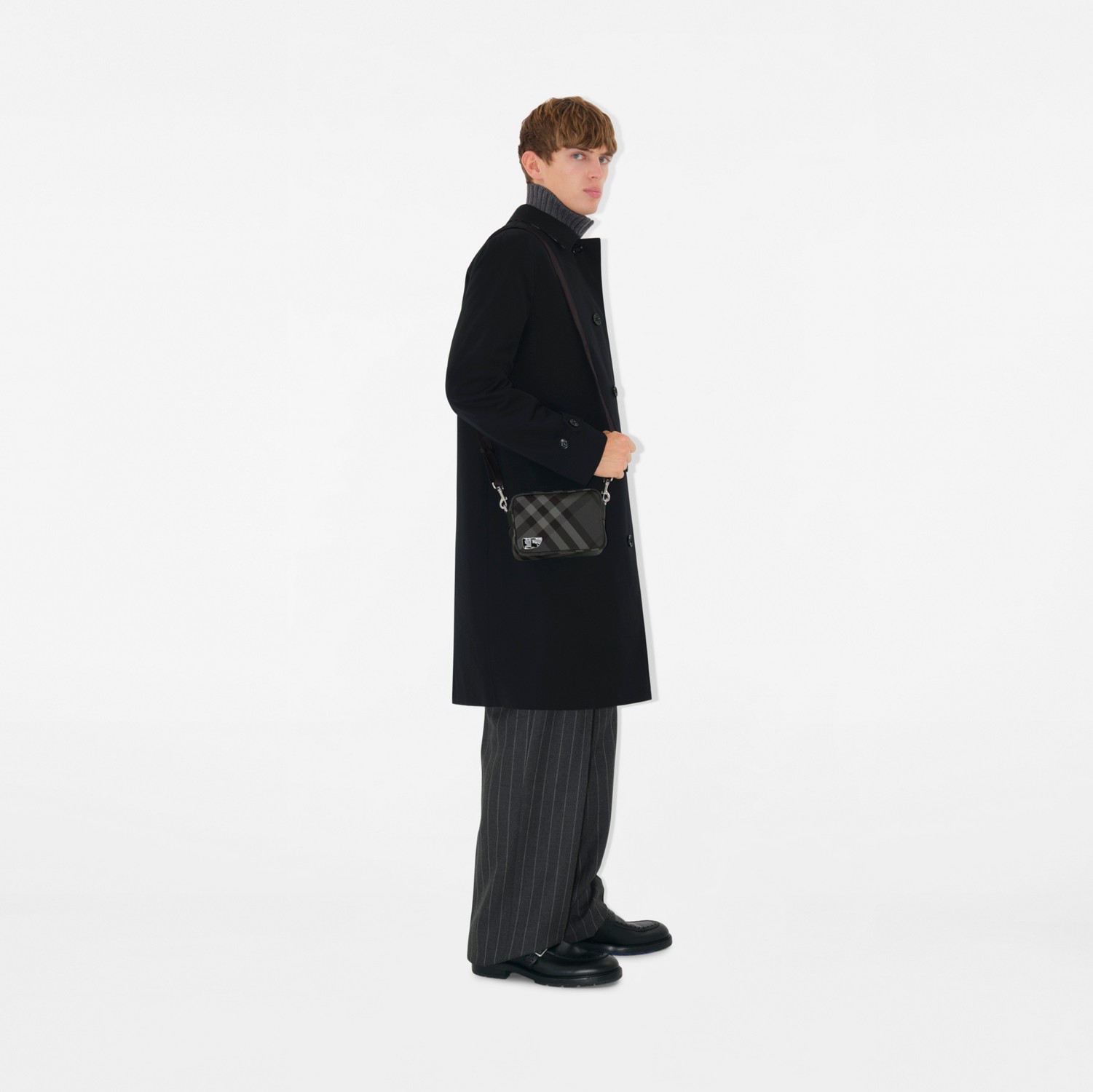 グリッド フォンバッグ (チャコール) - メンズ | Burberry®公式 グリッド フォンバッグ (チャコール) - メンズ | Burberry®公式
