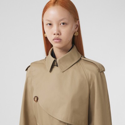burberry exaggerated collar