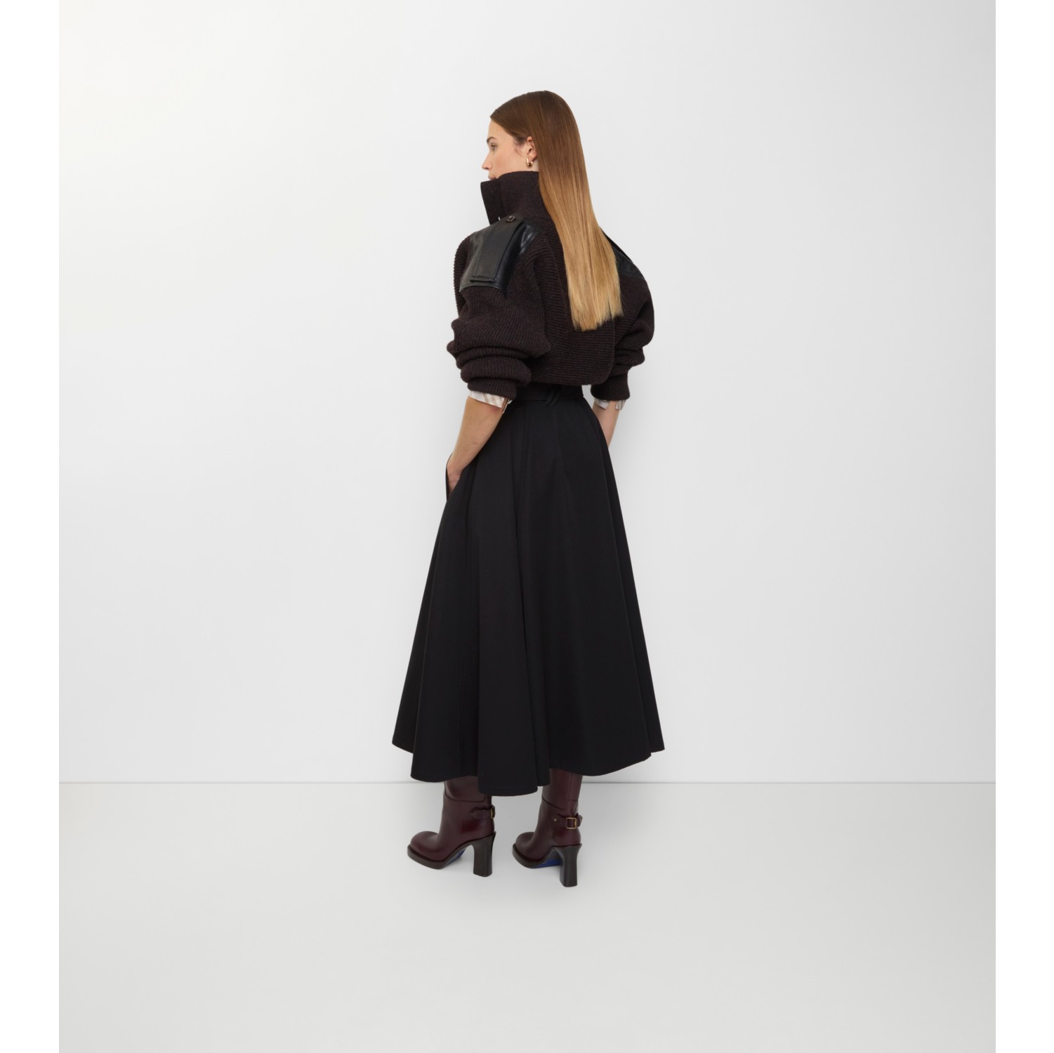 Falda midi estilo trench coat en gabardina