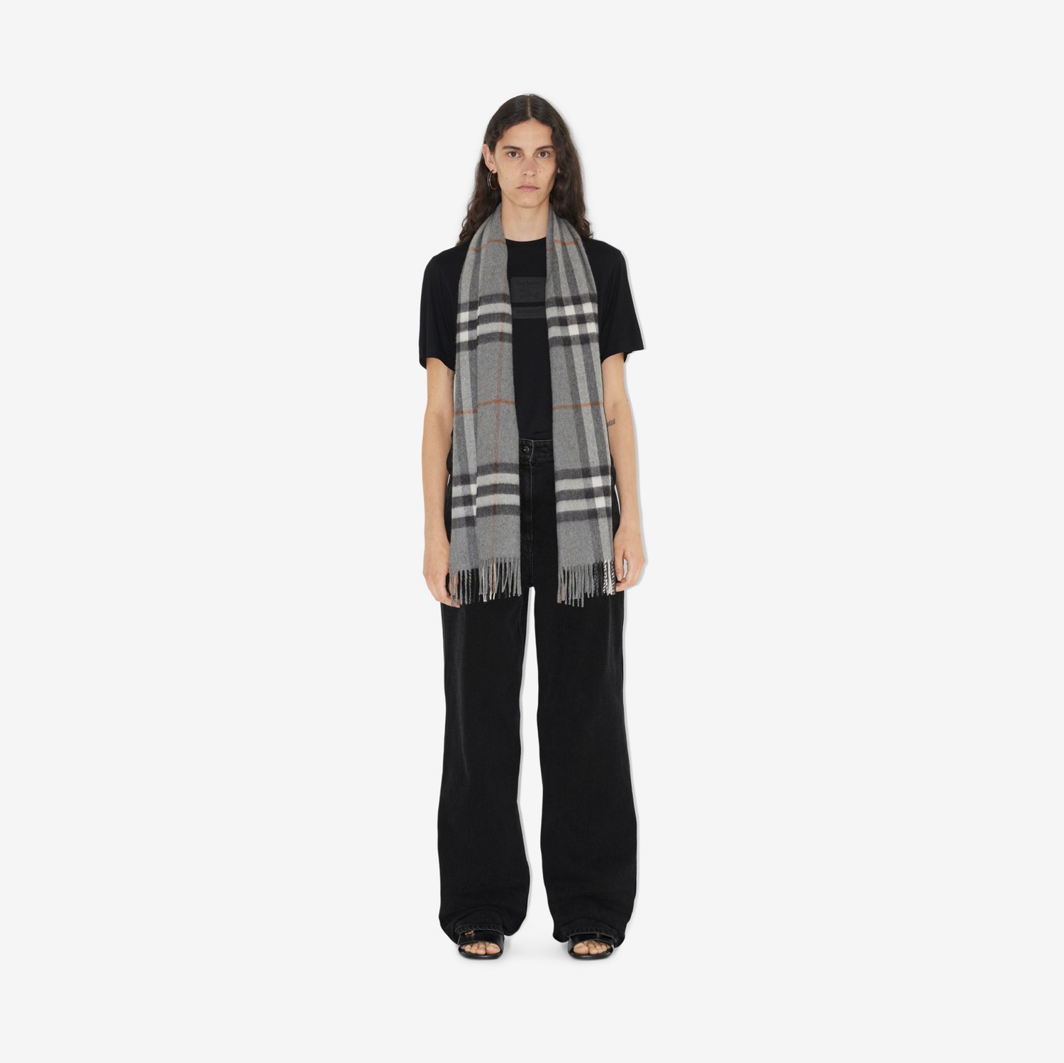 Burberry 格纹羊绒围巾 (灰色) | Burberry® 博柏利官网
