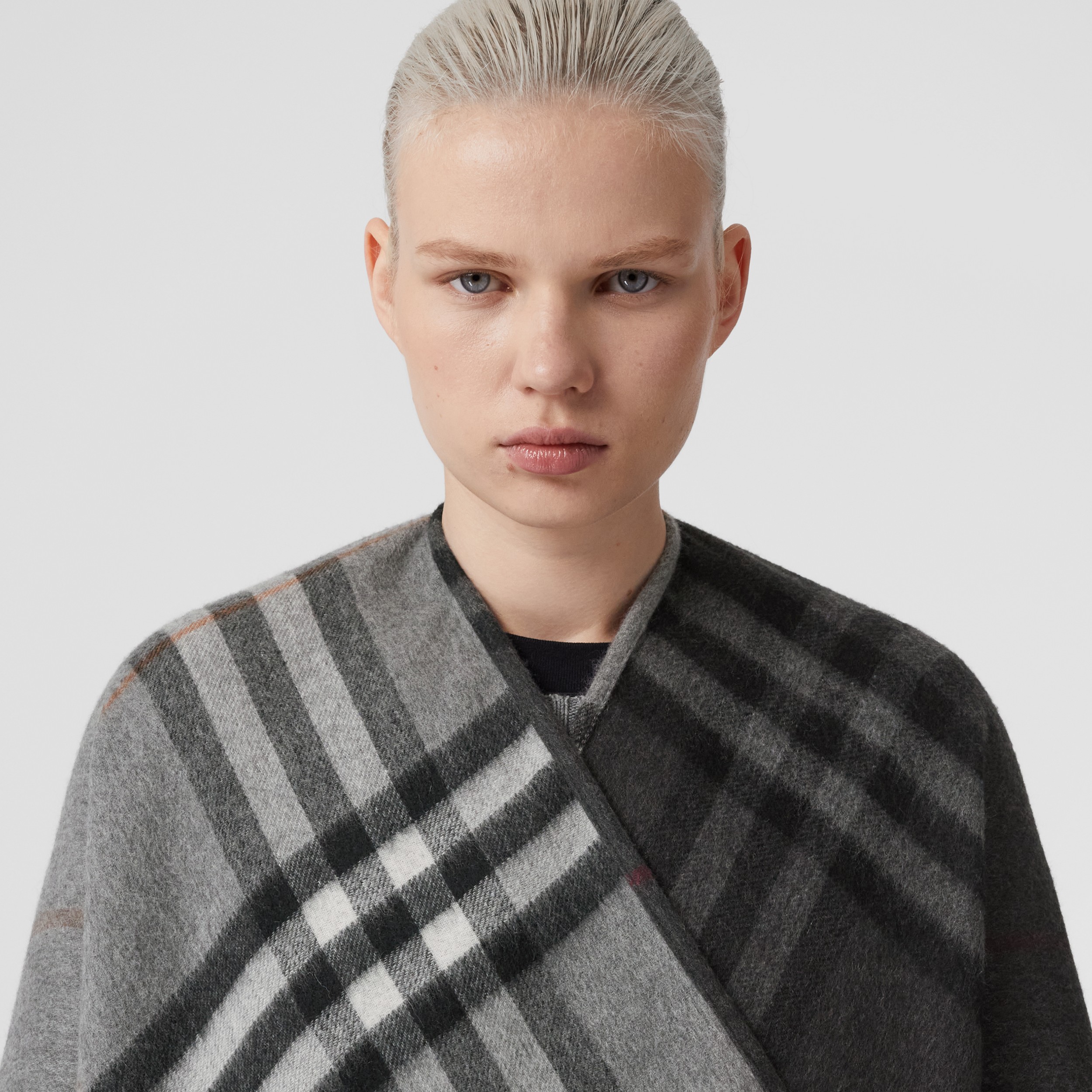 Contrast Check Wool Cashmere Jacquard Cape in Grey/charcoal - Women | Burberry® Official - 2