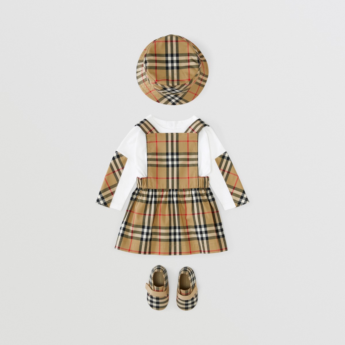 Burberry Childrens Vintage Check Cotton Three-piece Baby Gift Set In Archive Beige