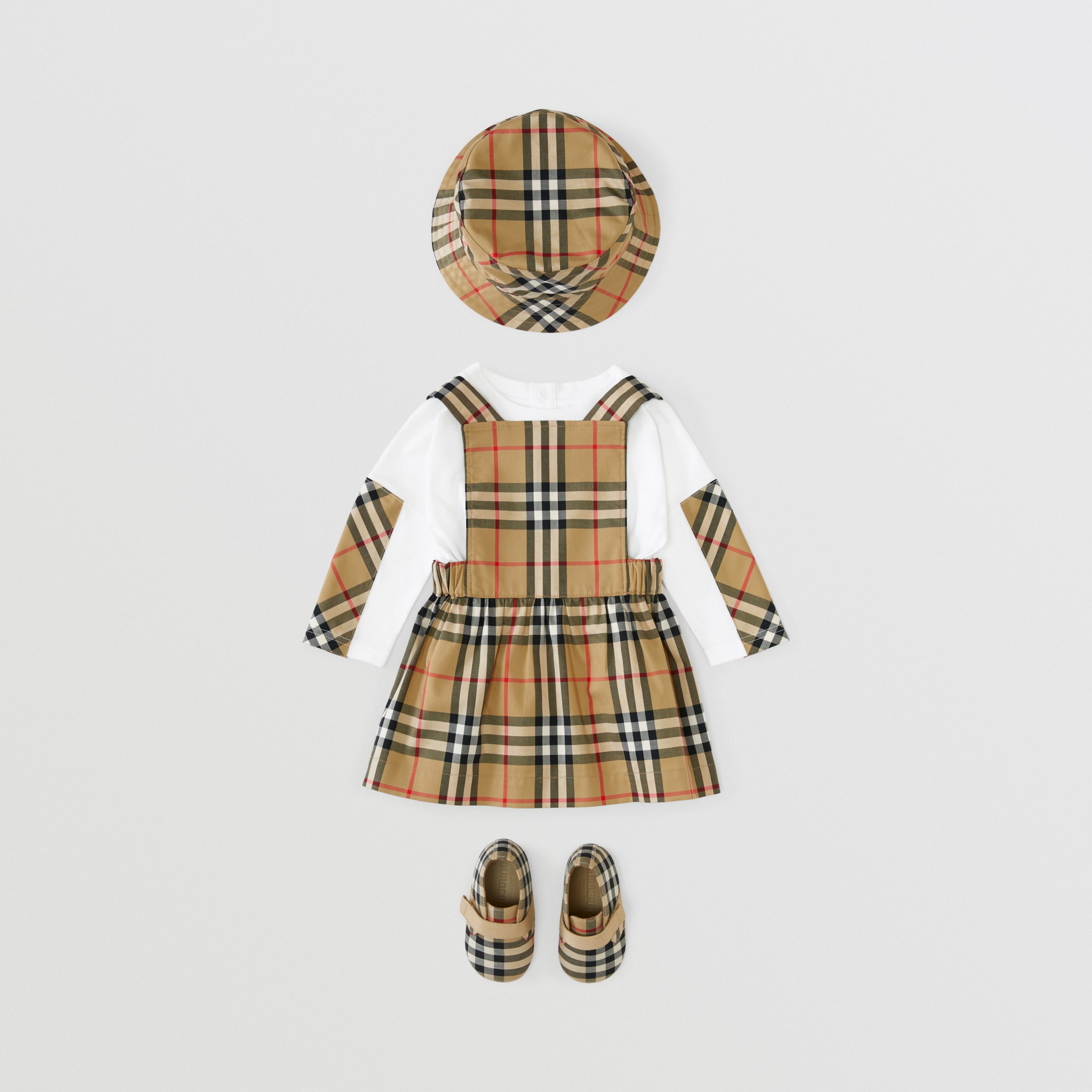 Vintage Check Cotton Three-piece Baby Gift Set in Archive Beige - Children  | Burberry® Official