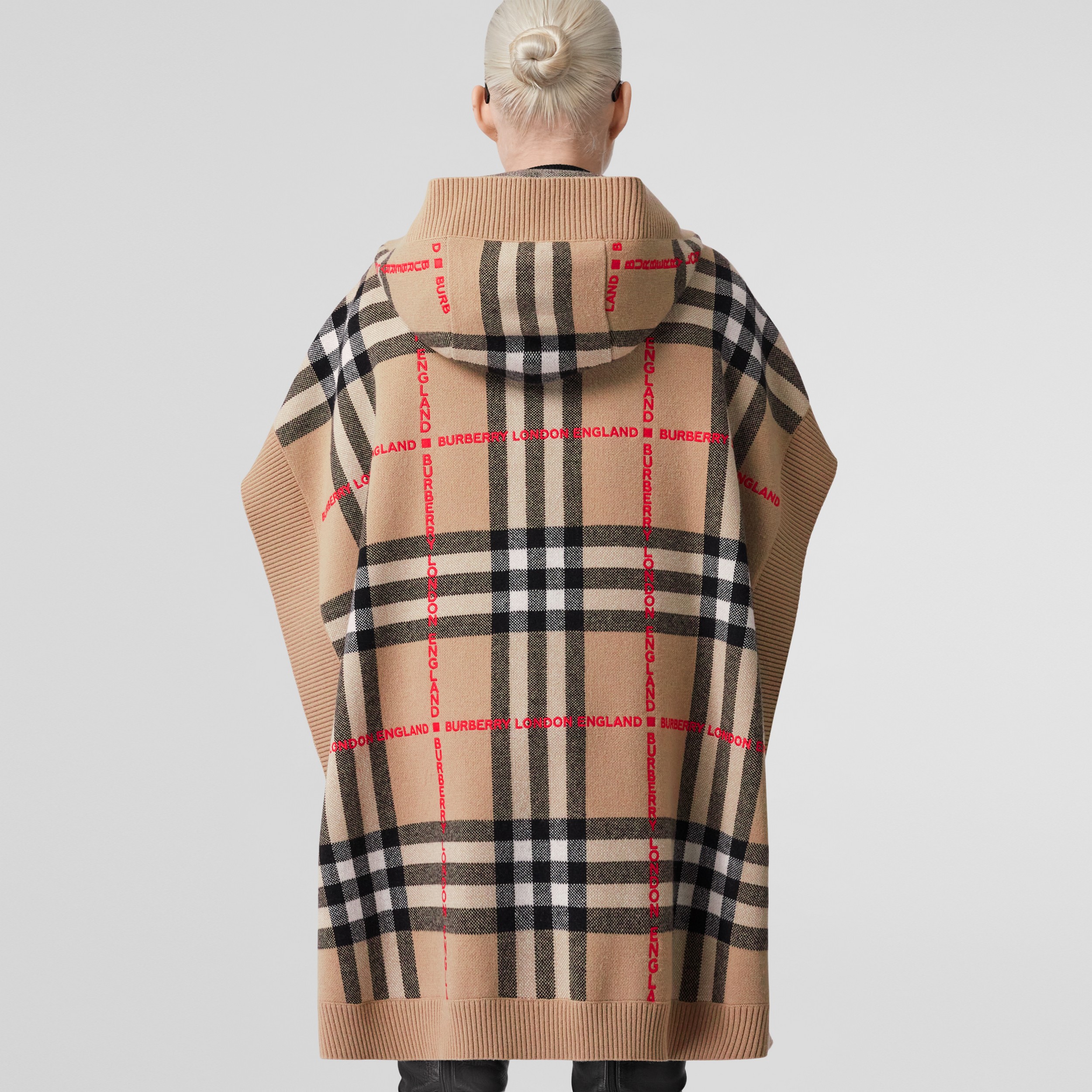 Capa de lã e cashmere em estampa xadrez com capuz (Bege Clássico) | Burberry® oficial - 3