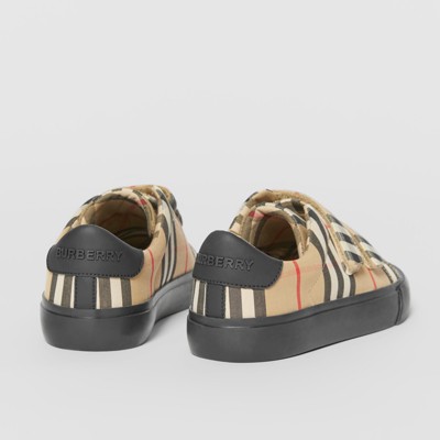 burberry kid shoes