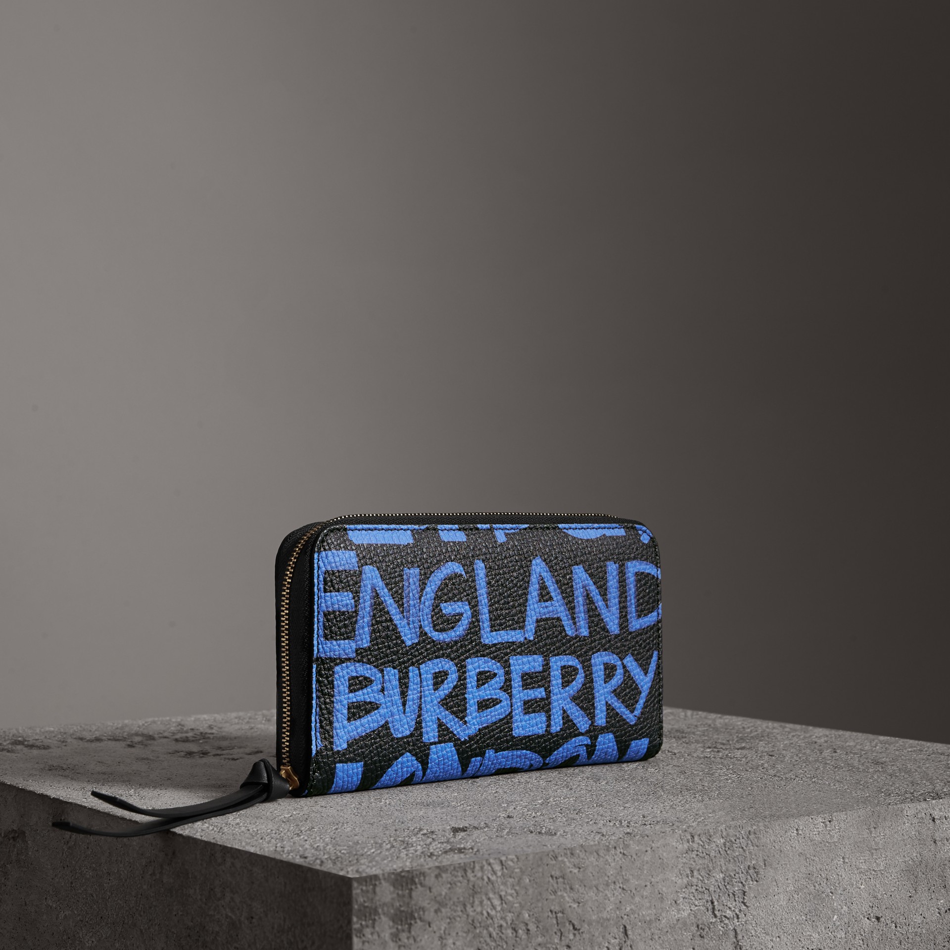 涂鸦印花皮革全拉链钱夹