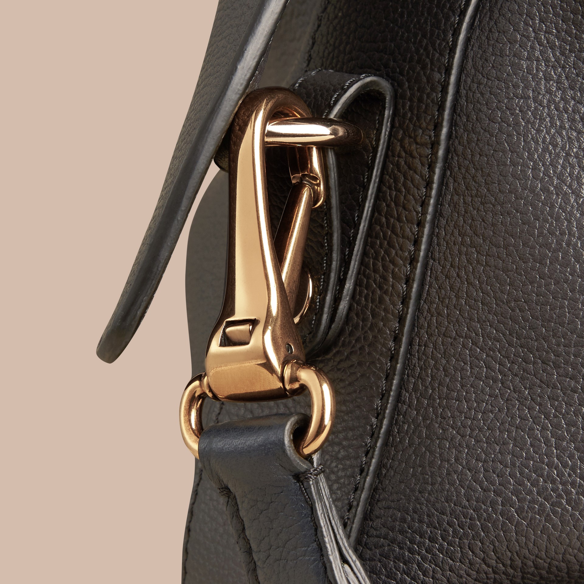 Grainy Leather Holdall Charcoal | Burberry