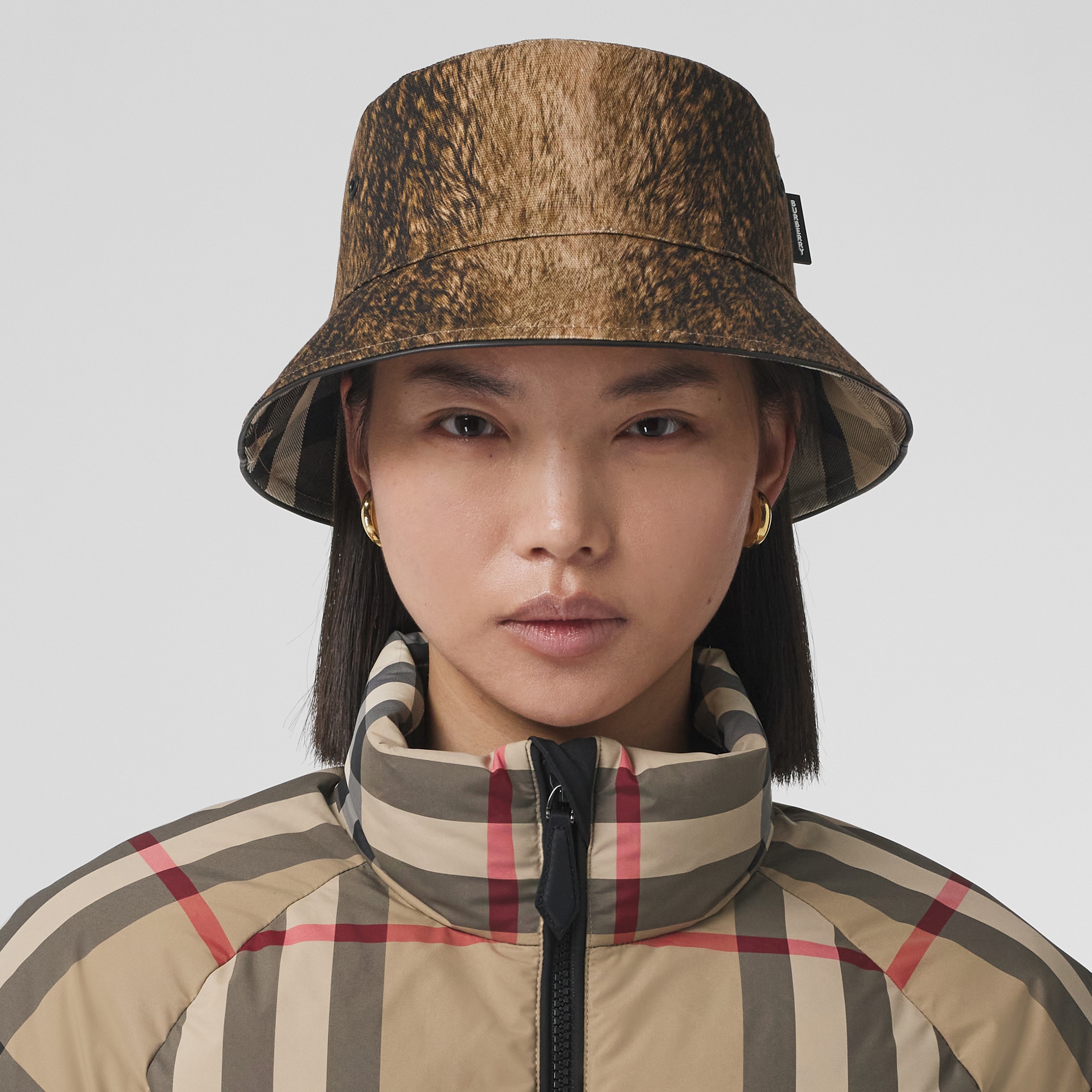 Reversible Animal Print and Check Cotton Bucket Hat in Deer Print/archive Beige | Burberry® Official - 3