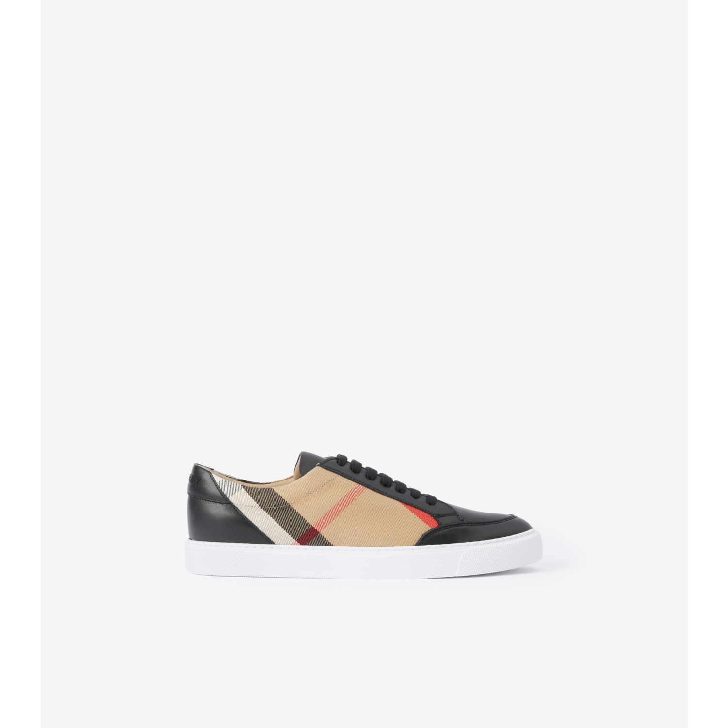 Tenis burberry negro outlet con blanco