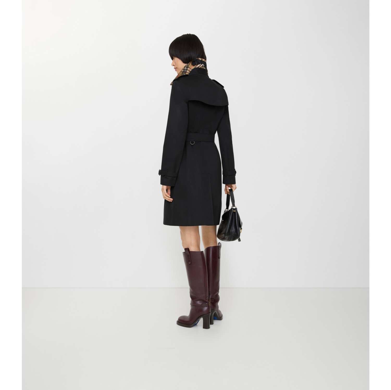 Mid-length Chelsea Heritage Trench Coat in Black - Women, Cotton Gabardine | Burberry® Official
