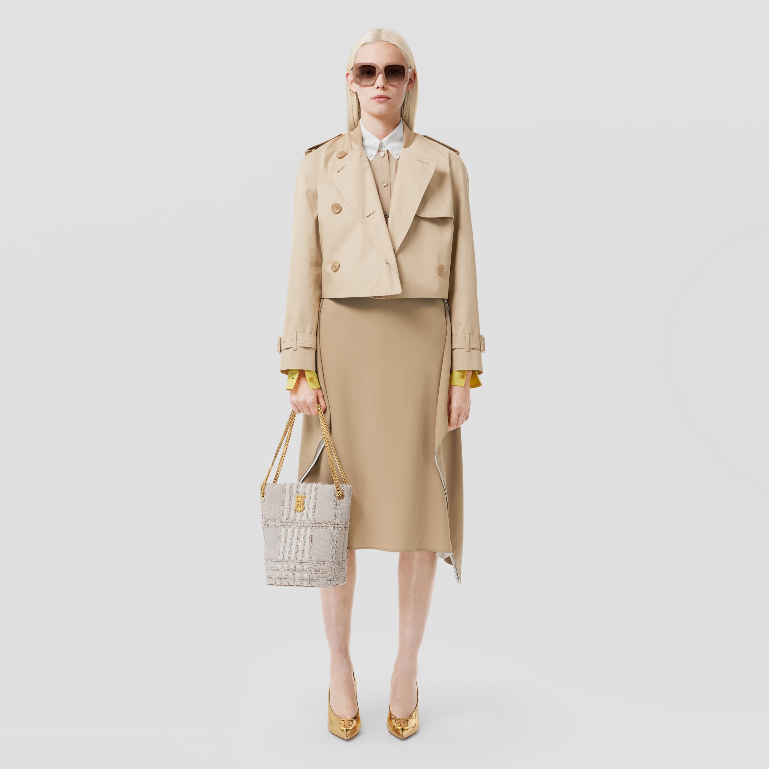 Trench coat corto en algodón de gabardina (Rosa Beige Suave) - Mujer | Burberry® oficial - 1