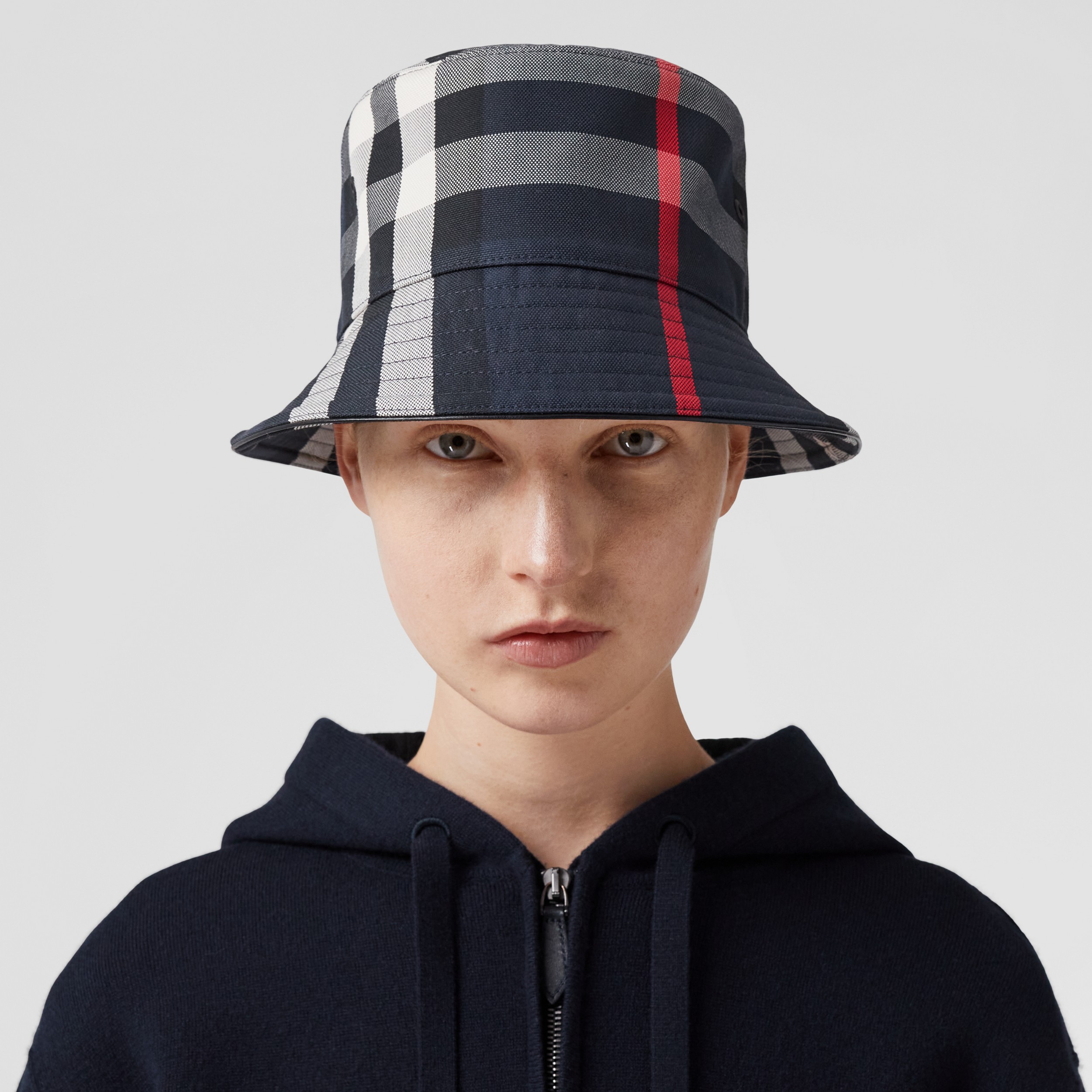 Check Cotton Bucket Hat in Navy | Burberry® Official - 2