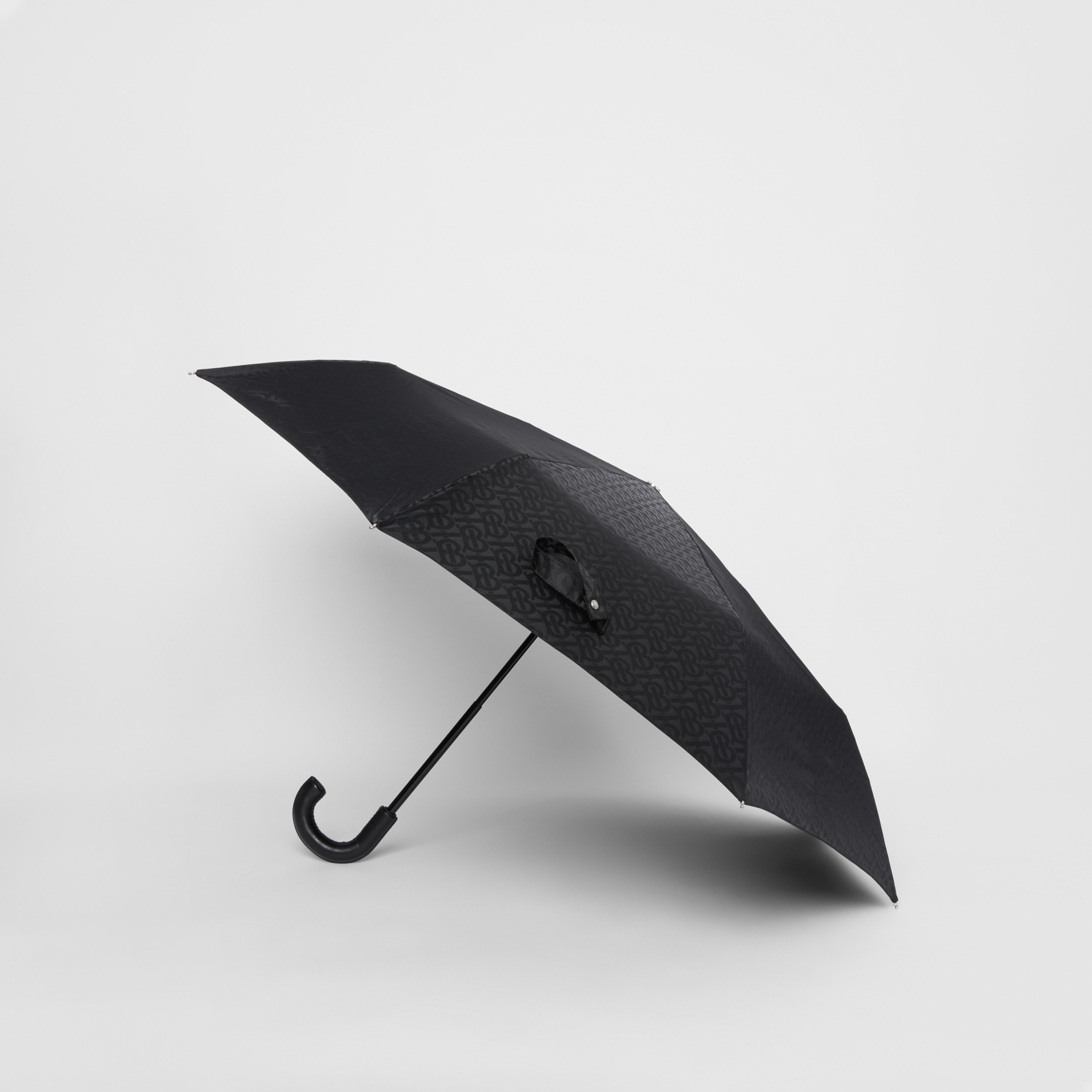Spiller skak to uger Korrespondent Monogram Print Folding Umbrella in Black | Burberry United States