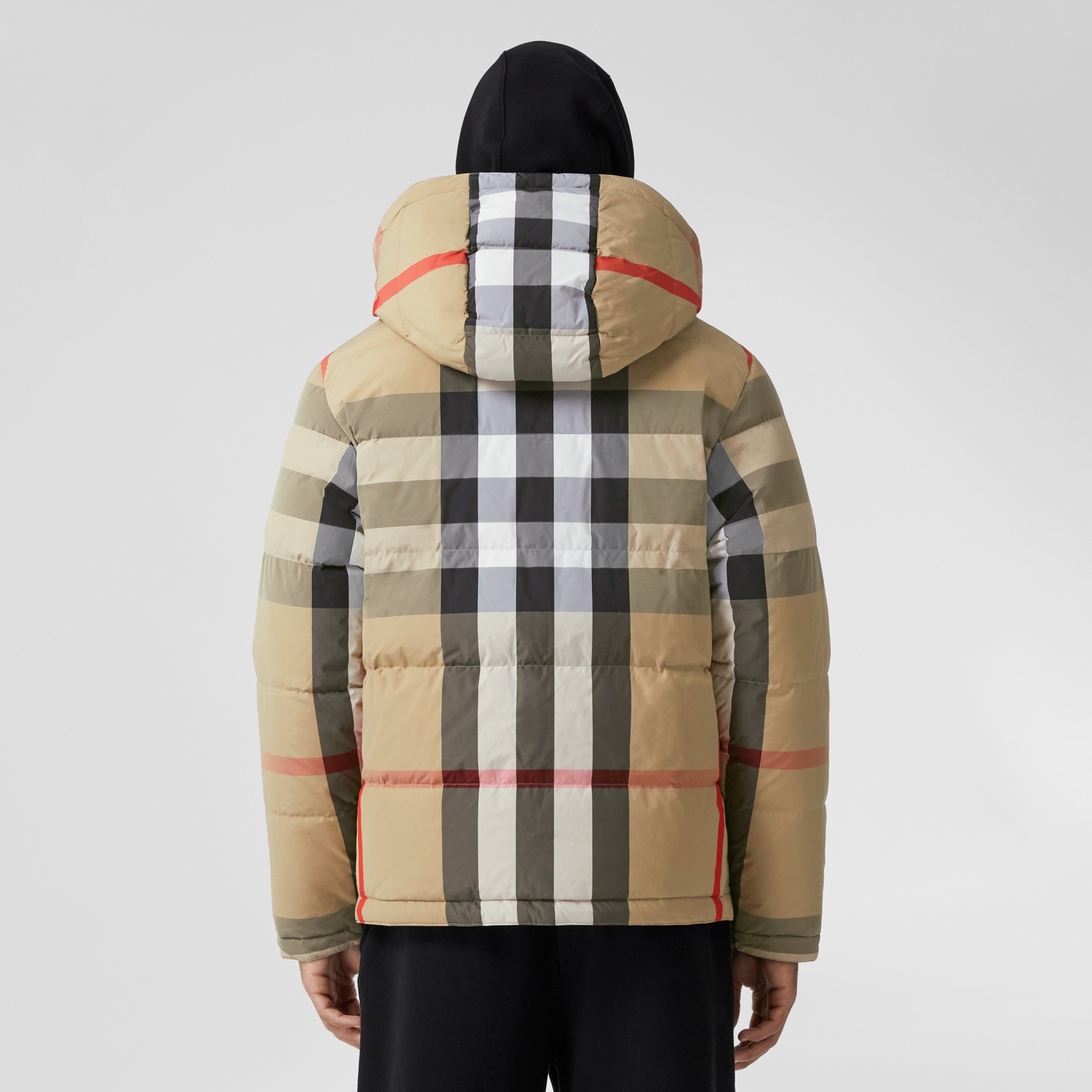 Jaqueta acolchoada dupla face de nylon xadrez com capuz (Bege Clássico/preto) - Homens | Burberry® oficial - 3