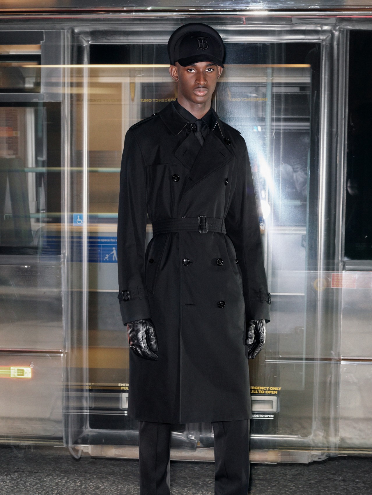 Uomo Abbigliamento da Cappotti da Impermeabili e trench Cappotto da Uomo di Coats in Nero 