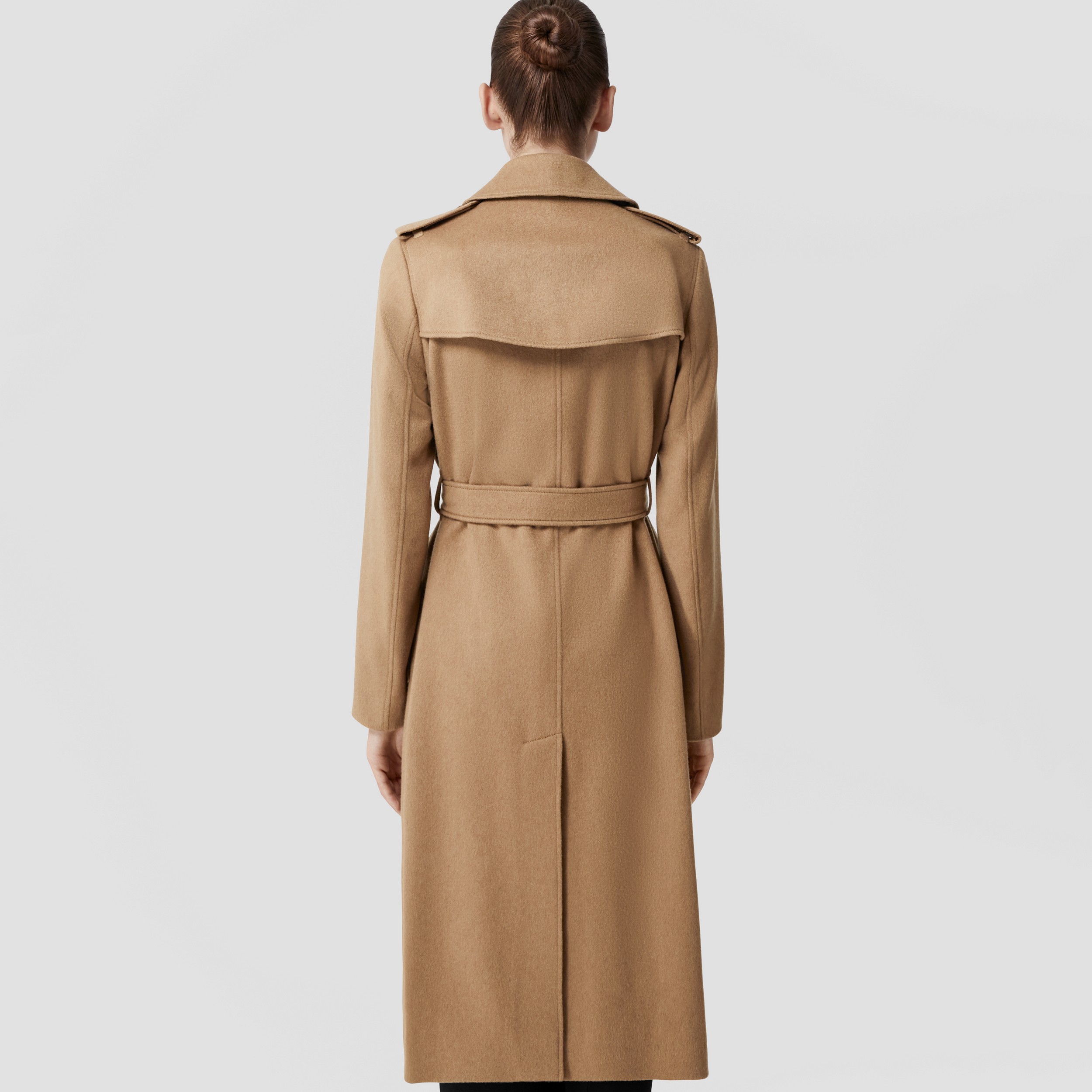Trench coat Kensington em cashmere (Camel Mesclado) | Burberry® oficial - 3