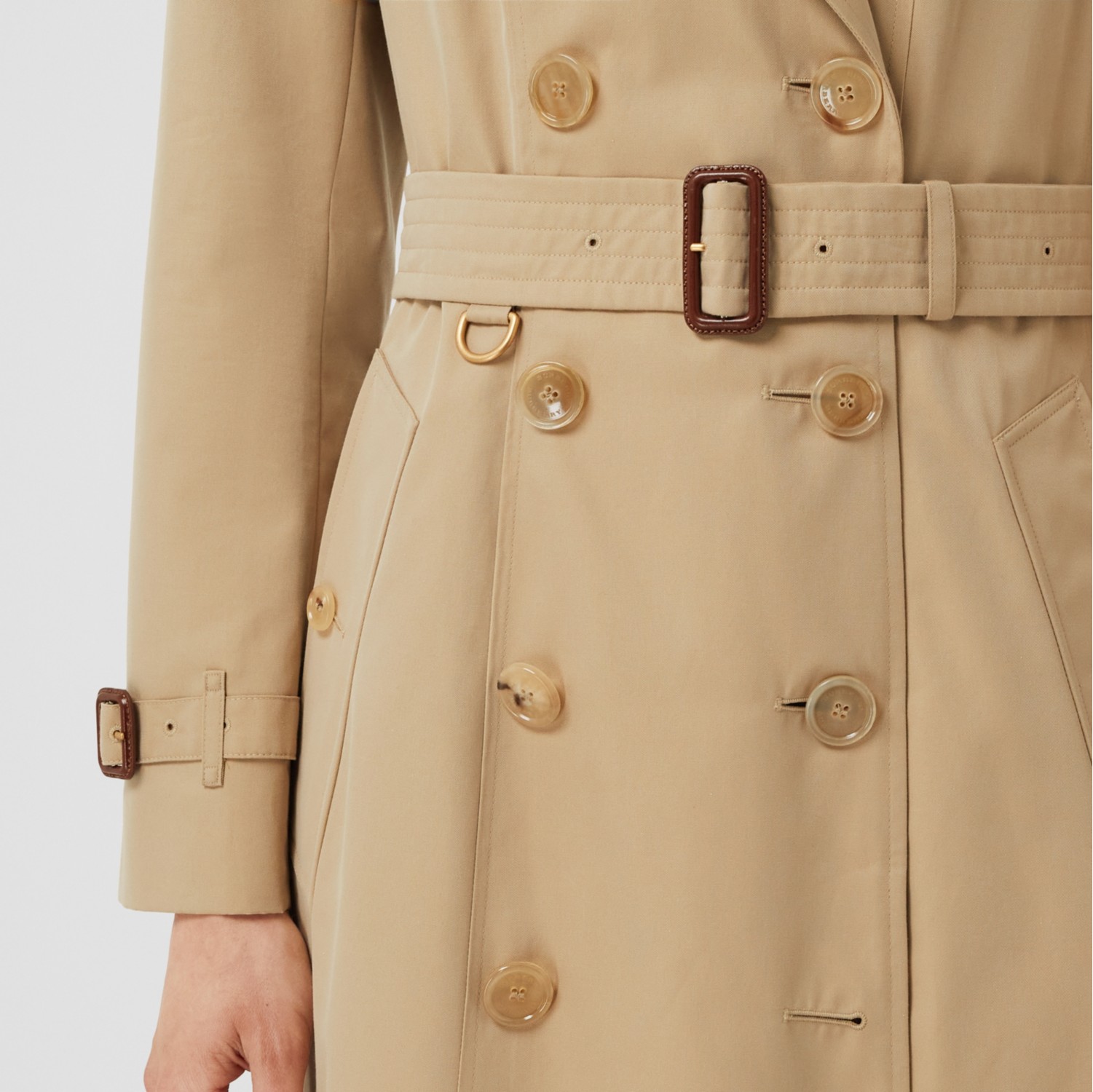 The Mid-length Chelsea Heritage Trench Coat in Honey - Women, Cotton  Gabardine | Burberry® Official