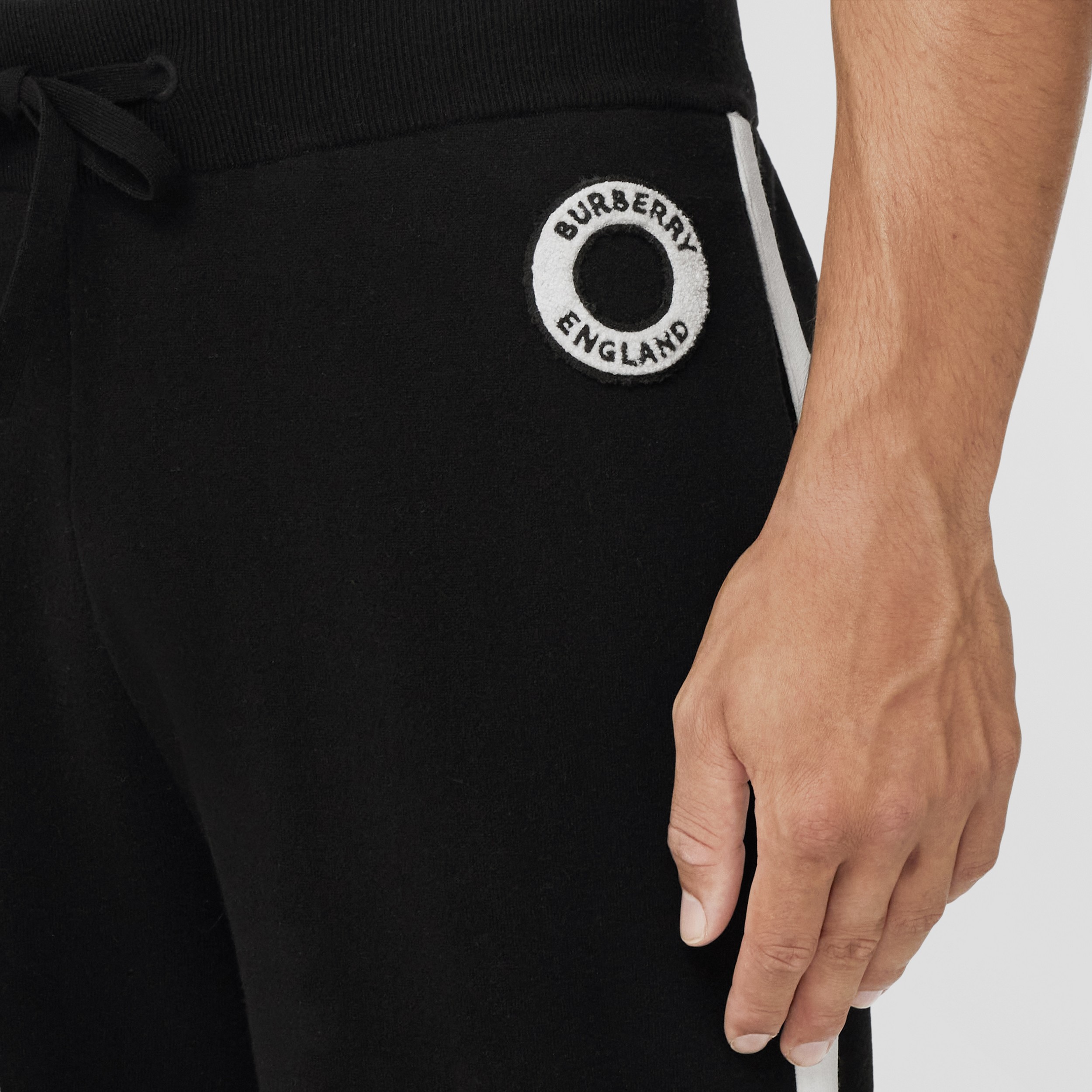 Pantalones de jogging en mezcla de lana y algodón con logotipo (Negro) - Hombre | Burberry® oficial - 2