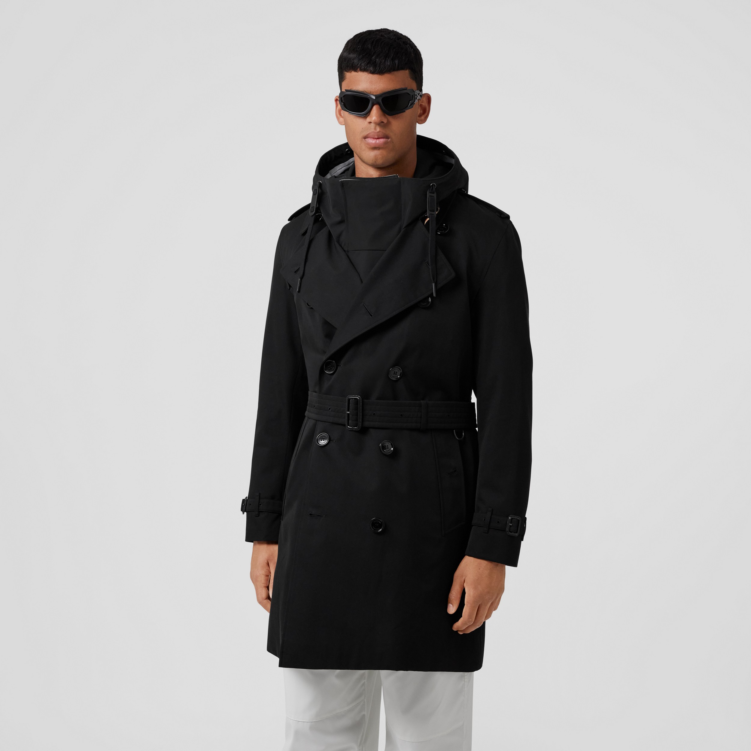 The Mid-length Kensington Heritage Trench Coat in Black - Men | Burberry® Official - 1