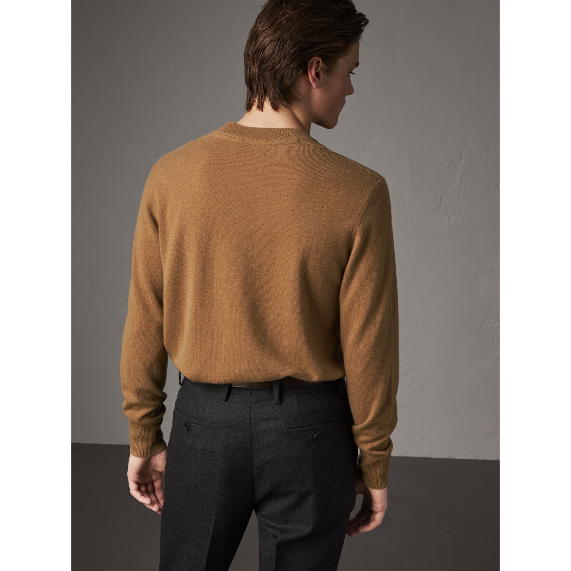 Men-Sweaters-100-Cashmere Gift sets and insulating layers for little ones, crafted from super-soft cotton and cashmere.