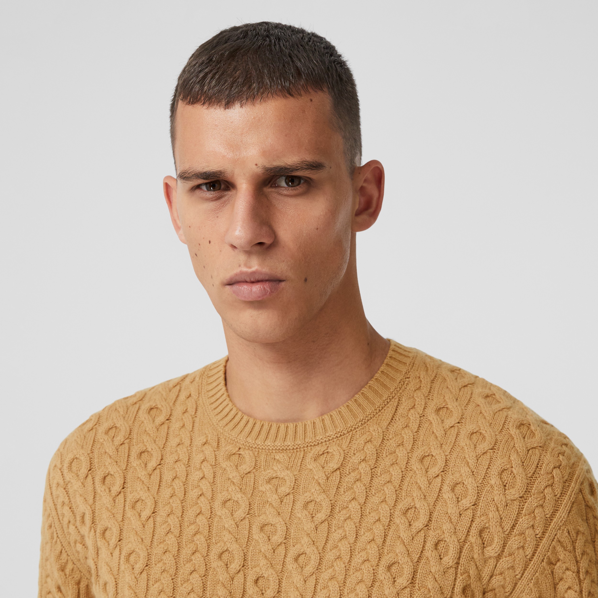 ケーブルニット ウールカシミア セーター キャメル メンズ バーバリー