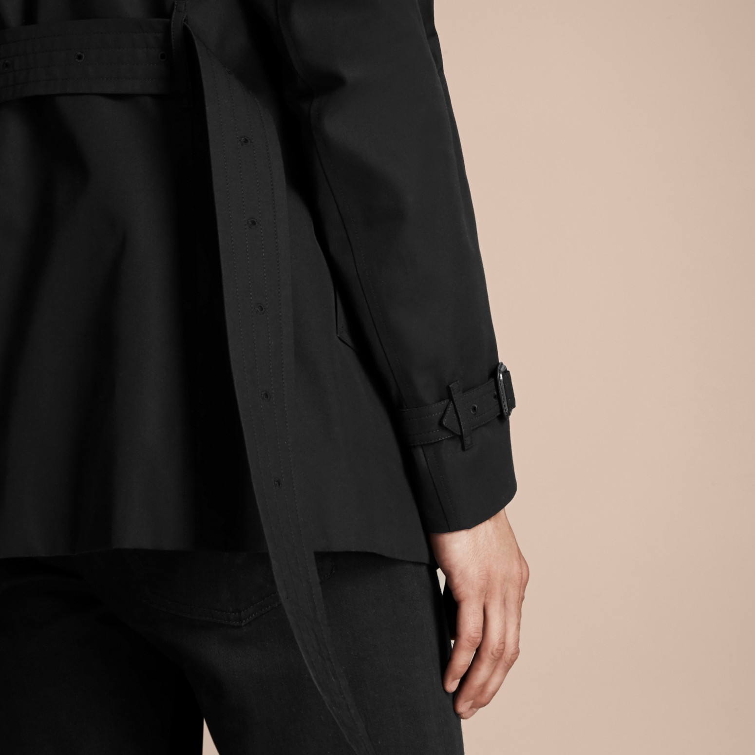 The Chelsea – Short Heritage Trench Coat Black | Burberry