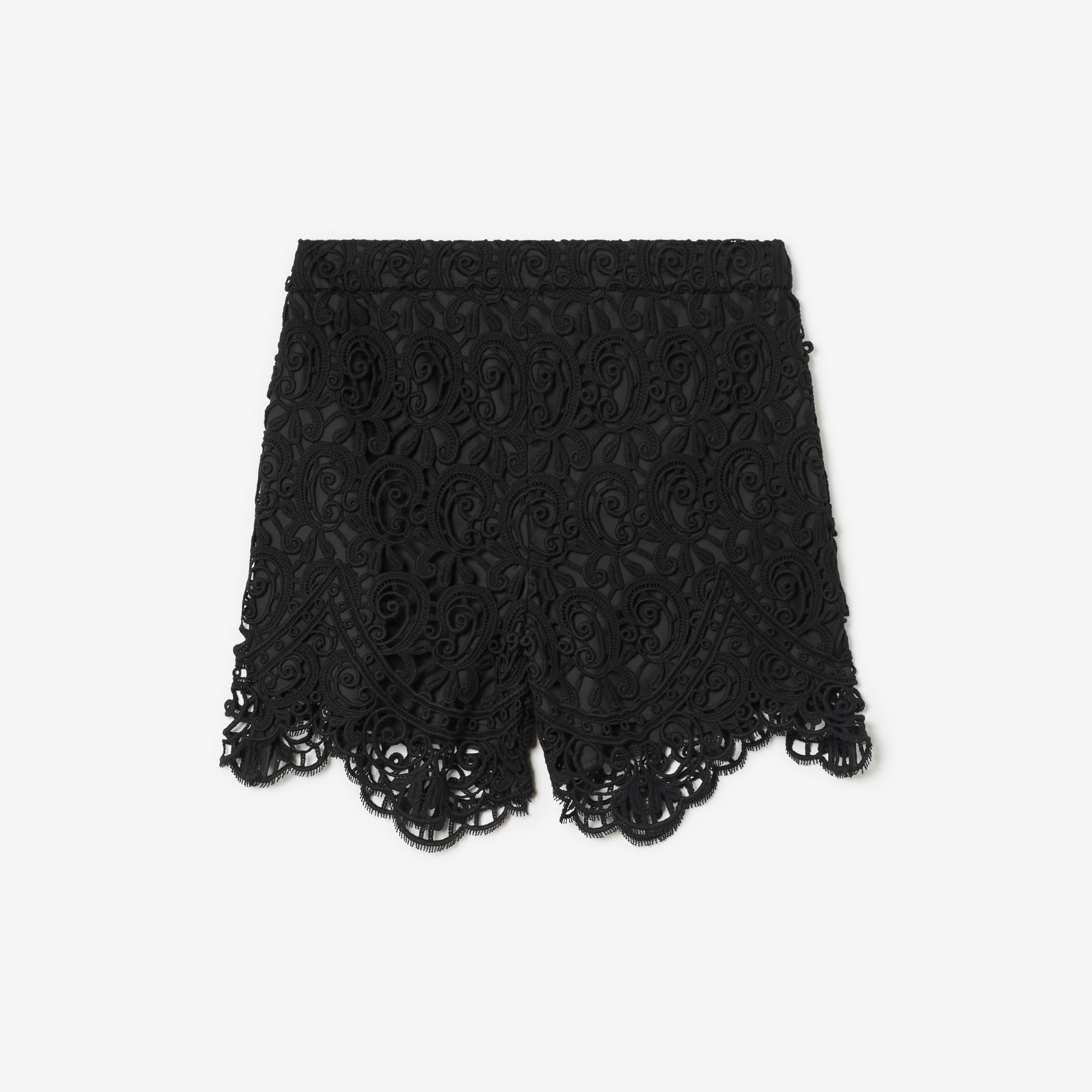 Pantalones cortos en encaje de macramé (Negro) - Mujer | Burberry® oficial - 1