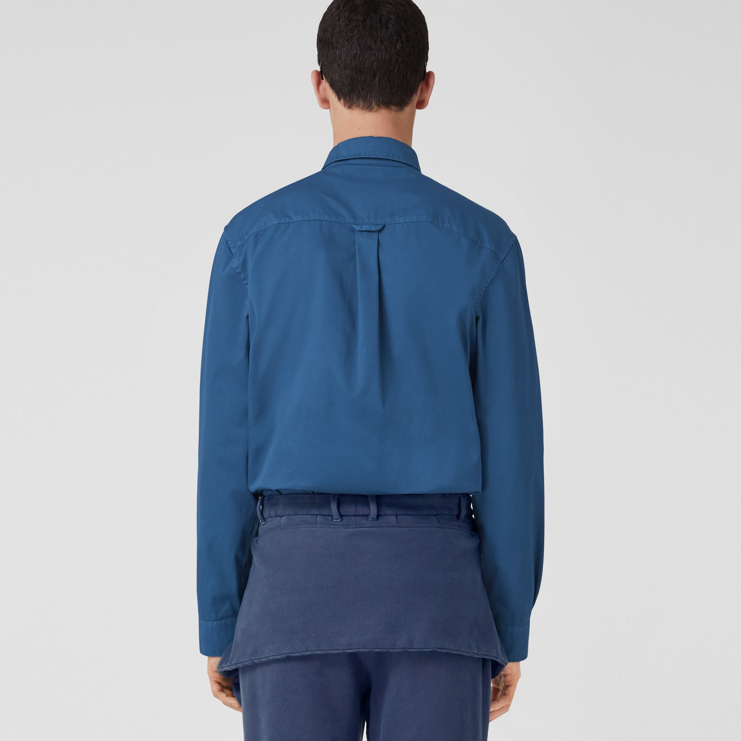 Camisa de sarja de algodão com logotipo bordado (Azul Marinho Suave) - Homens | Burberry® oficial - 3
