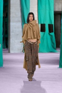 2025年夏ランウェイショー | Burberry® 公式サイト 2025年夏ランウェイショー | Burberry® 公式サイト