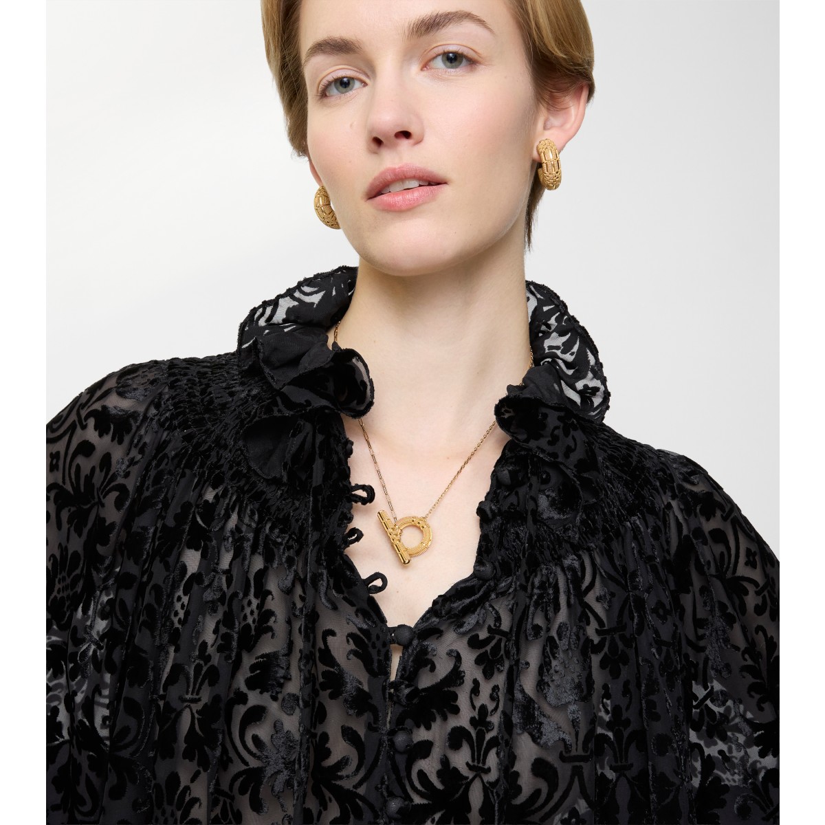  Check Granulation T-Bar Necklace